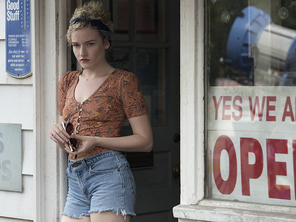 Julia Garner Ozark Actress Wallpapers