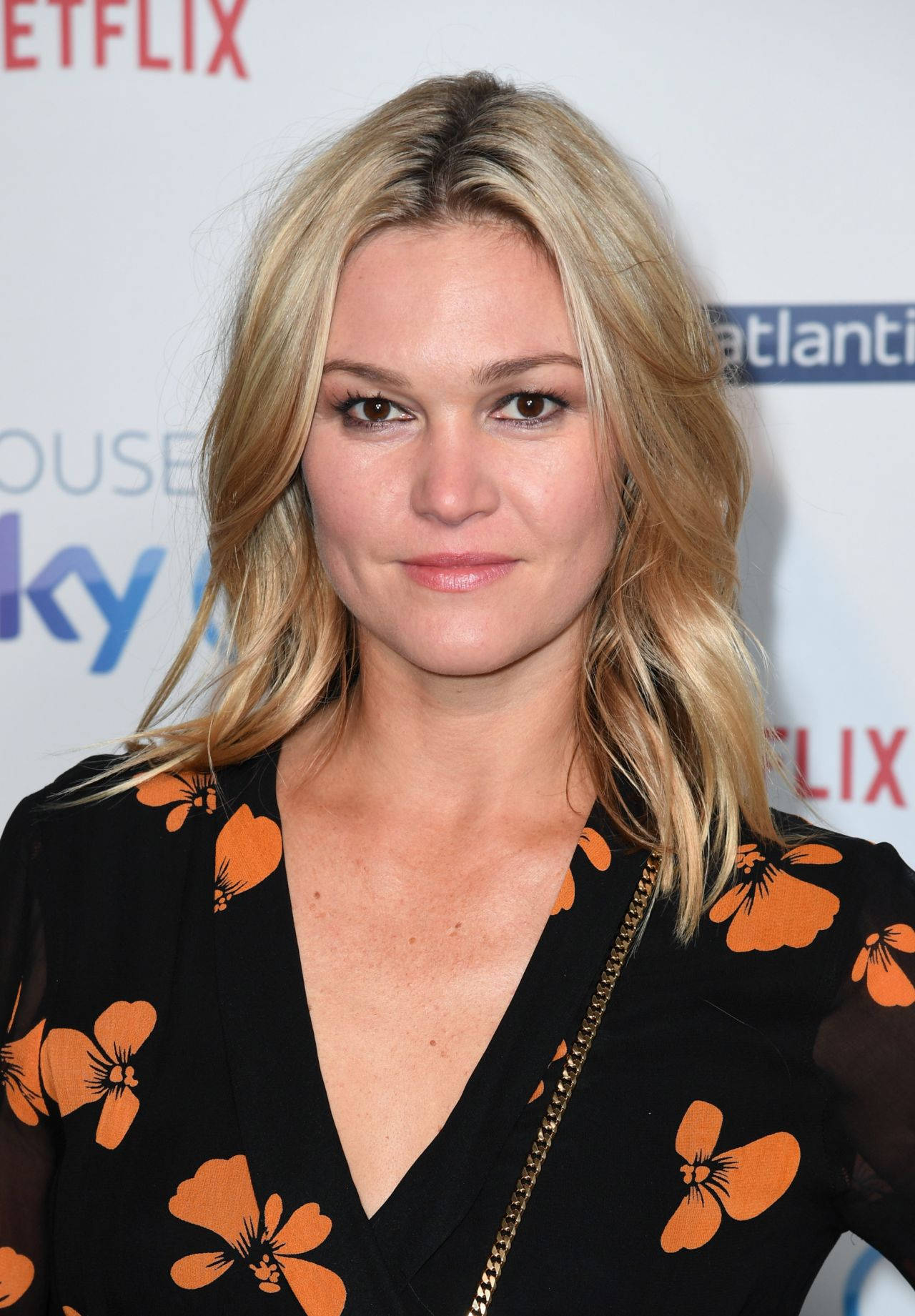 Julia Stiles Wallpapers