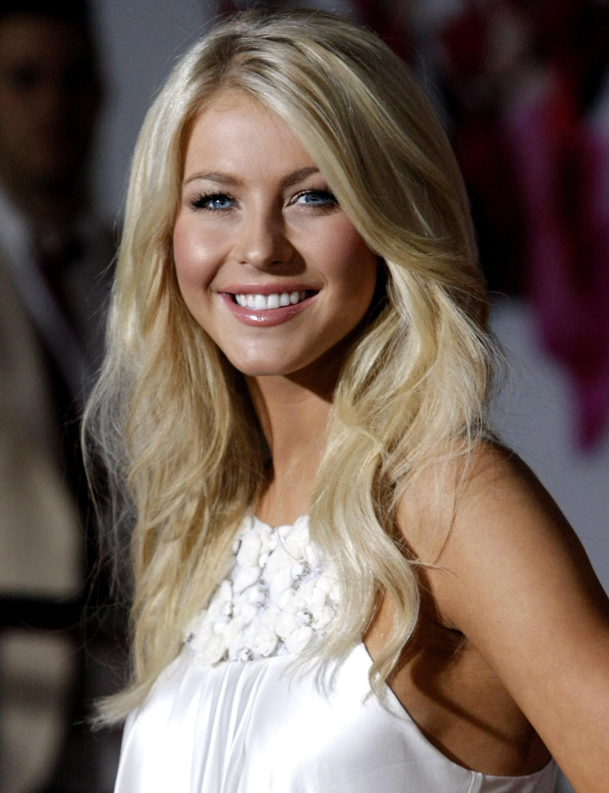 Julianne Hough Wallpapers