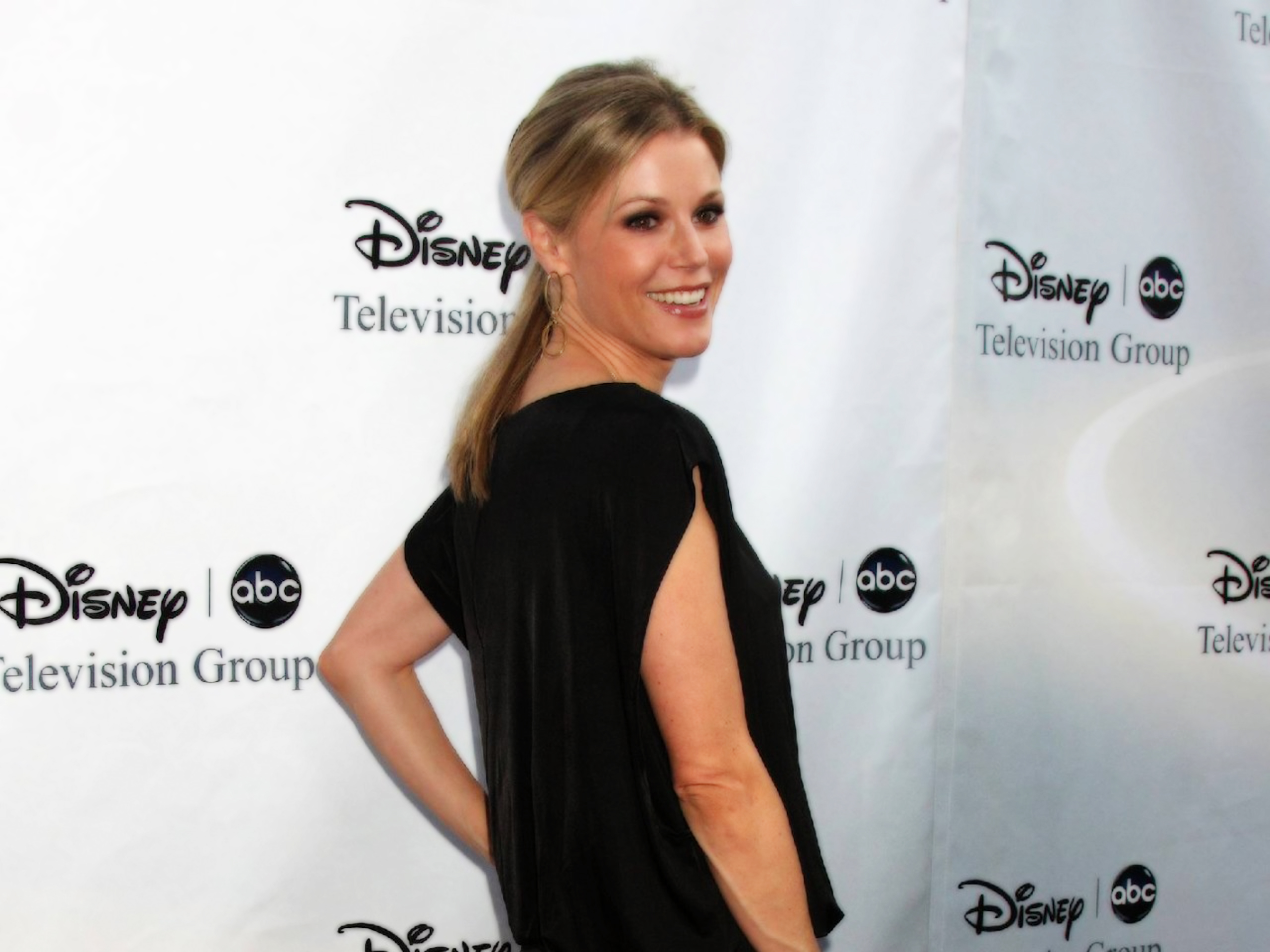 Julie Bowen Wallpapers