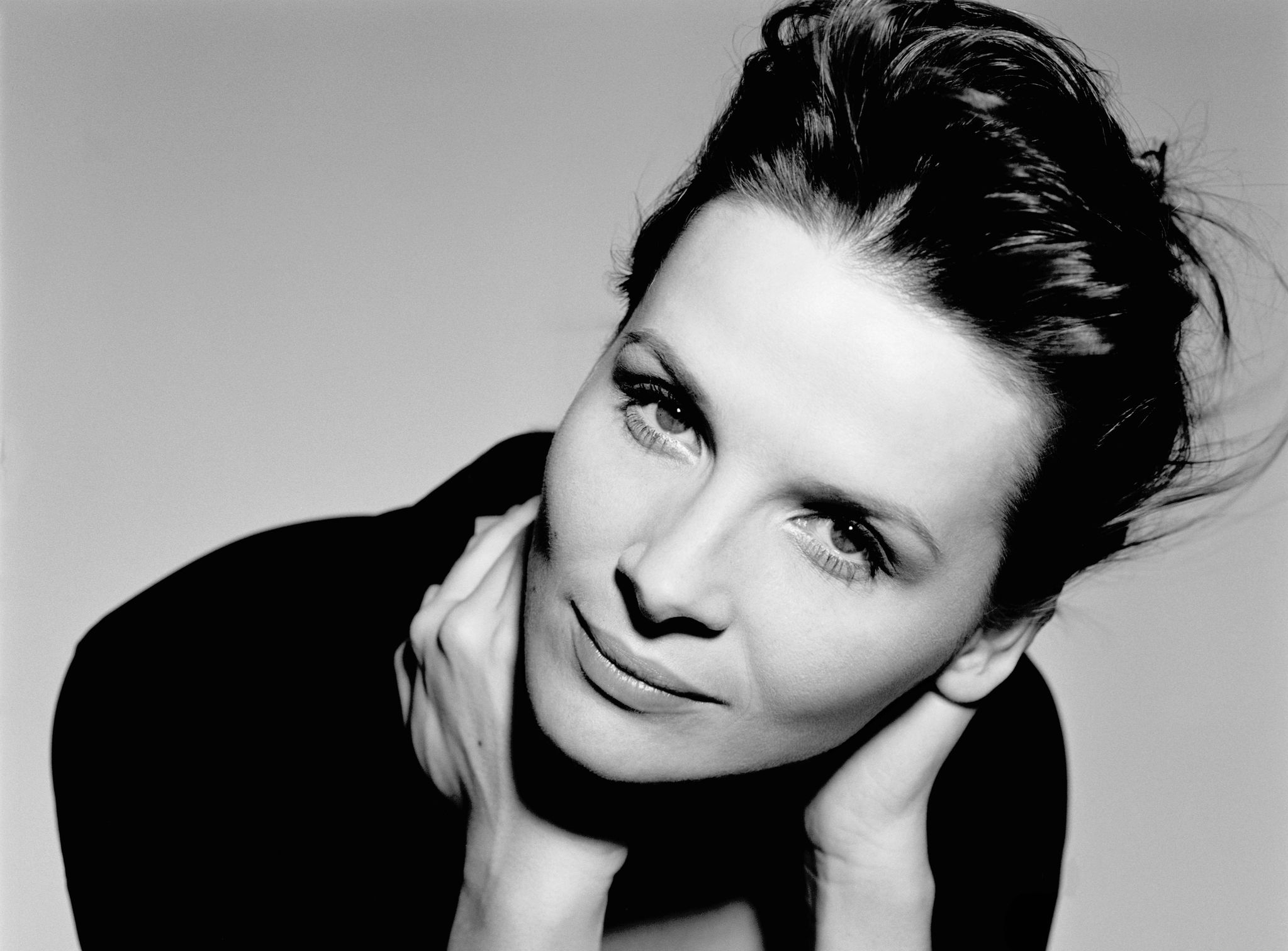 Juliette Binoche Wallpapers