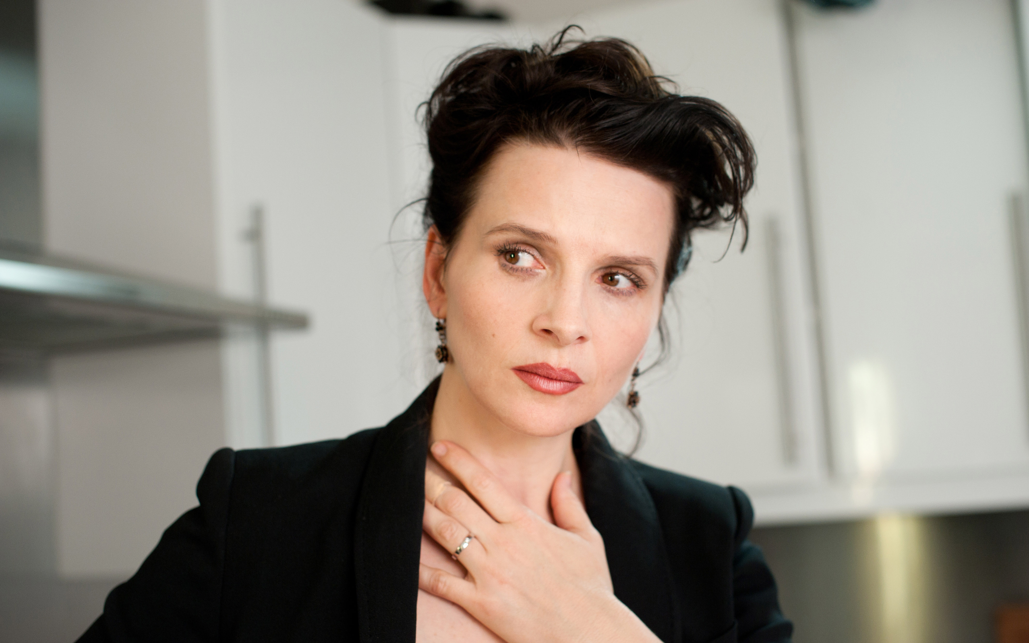 Juliette Binoche Wallpapers