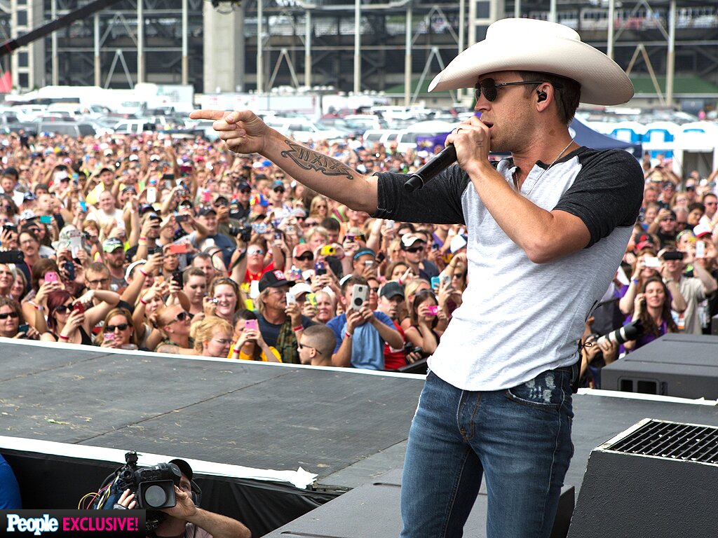 Justin Moore Wallpapers