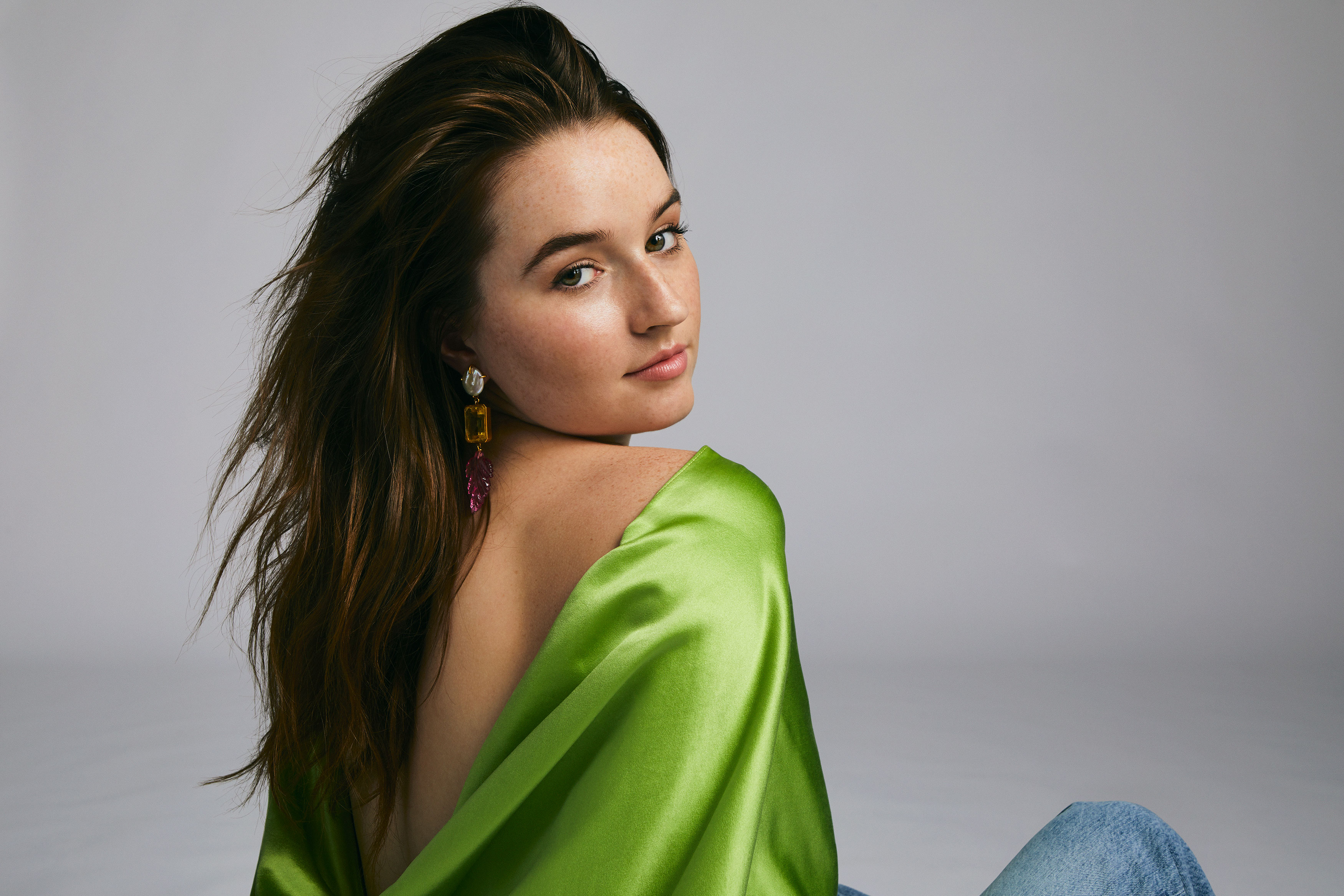 Kaitlyn Dever 4K Wallpapers