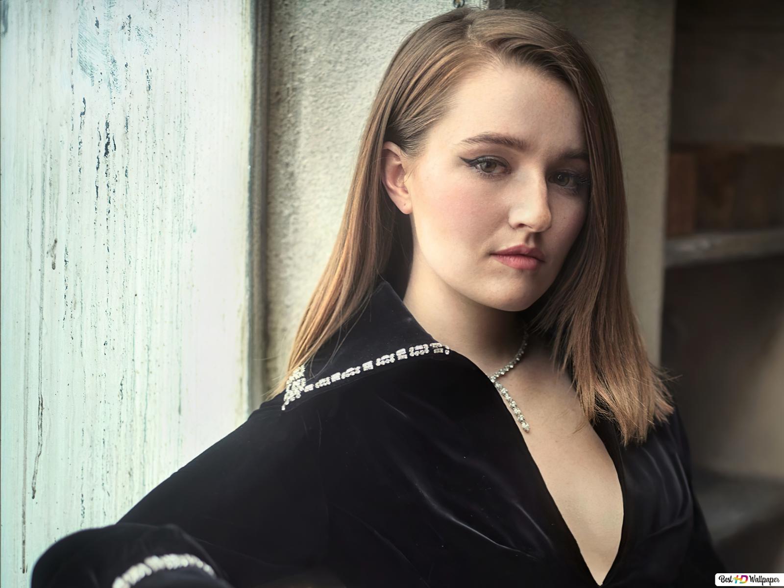 Kaitlyn Dever Actress 2021 Wallpapers