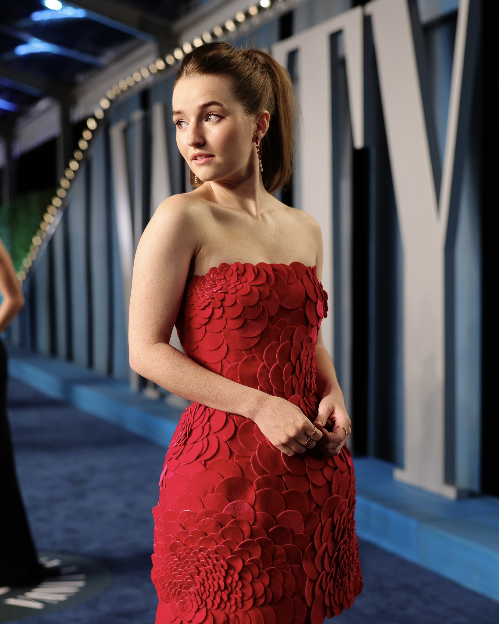 Kaitlyn Dever Actress 2021 Wallpapers