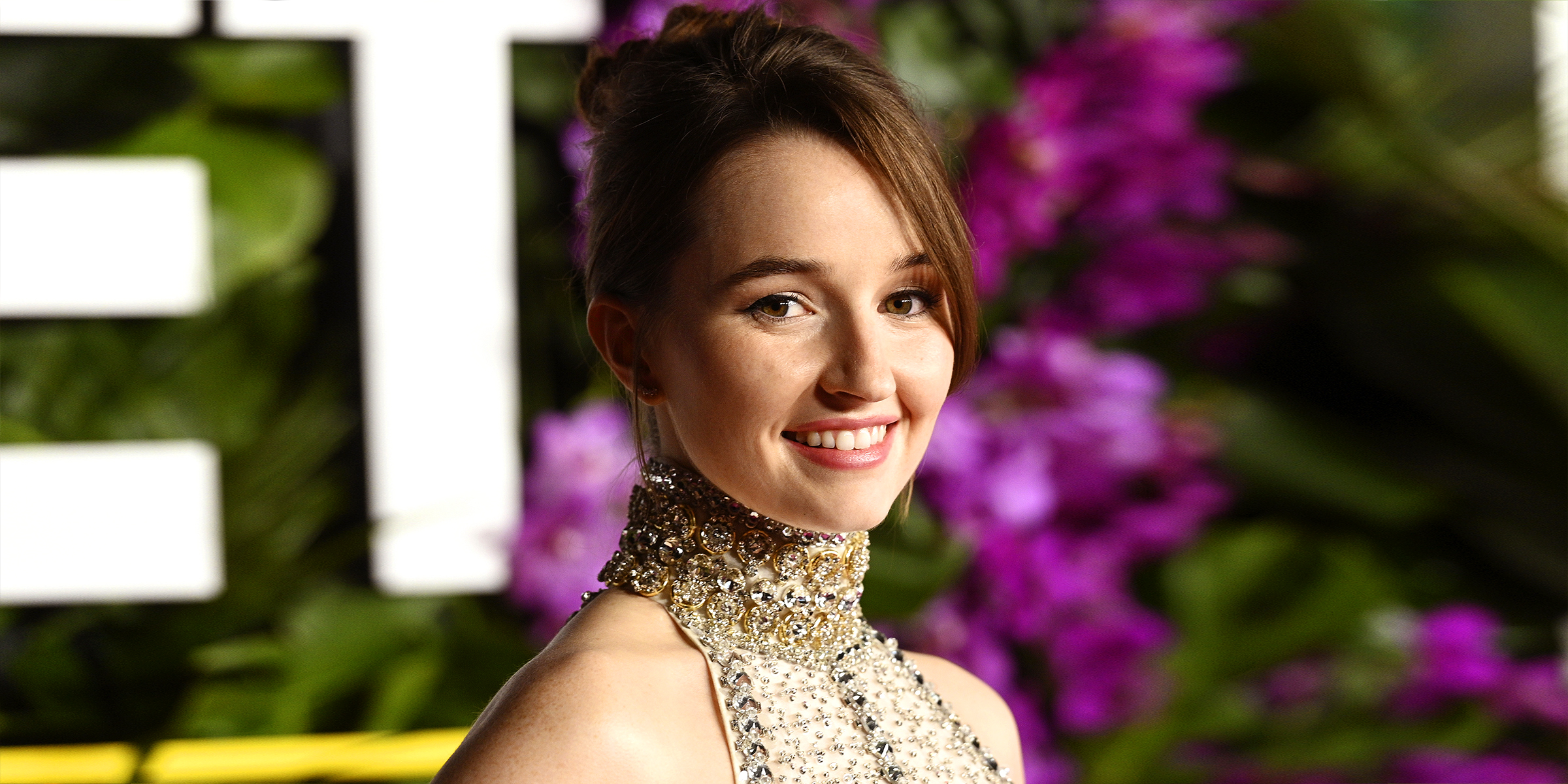 Kaitlyn Dever Actress 2021 Wallpapers