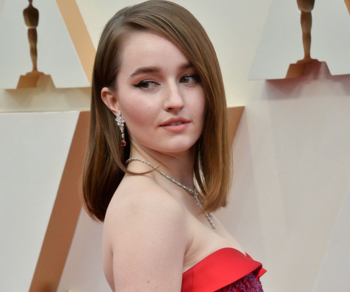 Kaitlyn Dever Actress 2021 Wallpapers