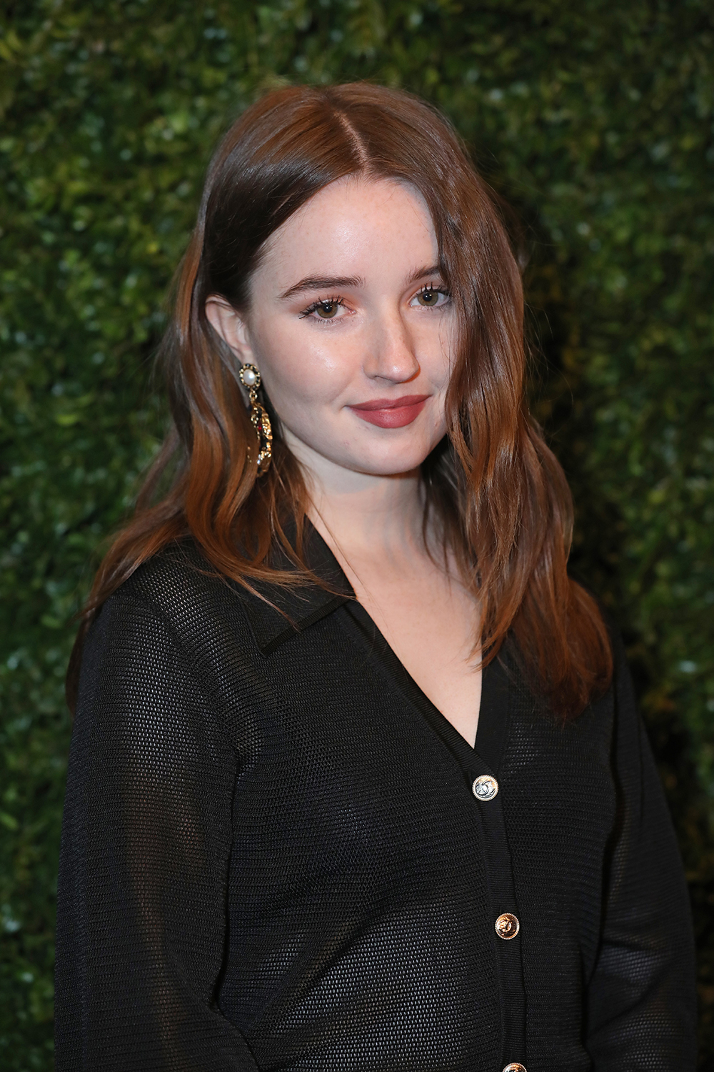 Kaitlyn Dever Actress 2021 Wallpapers