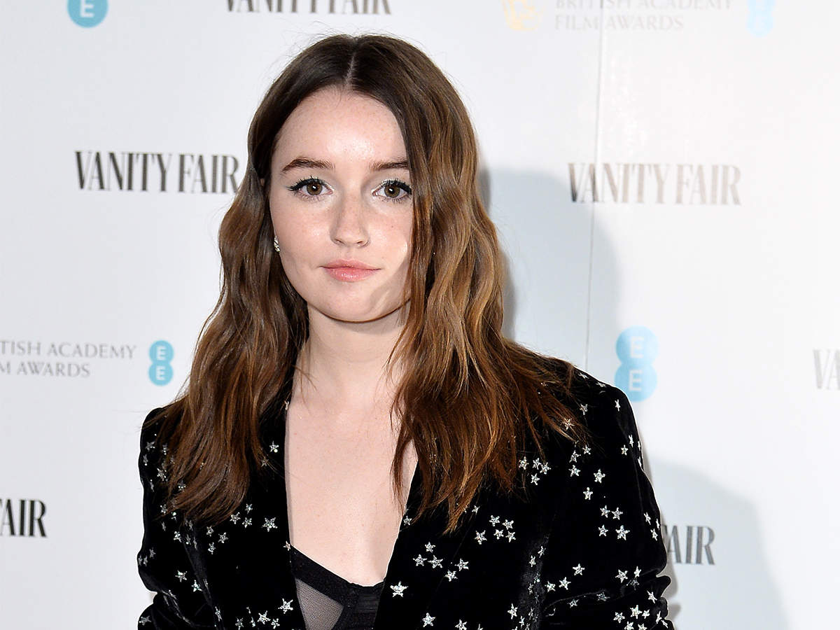 Kaitlyn Dever Actress 2021 Wallpapers