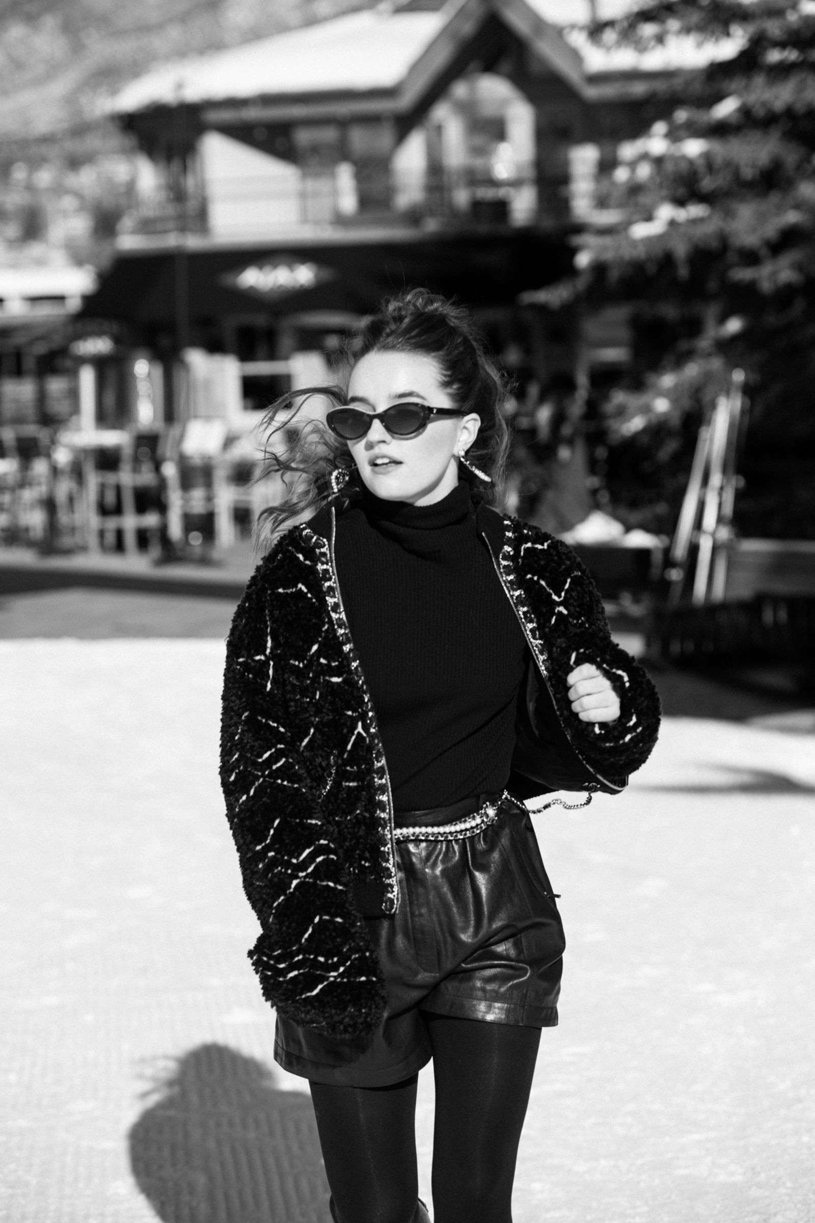 Kaitlyn Dever Sunglasses 2020 Wallpapers