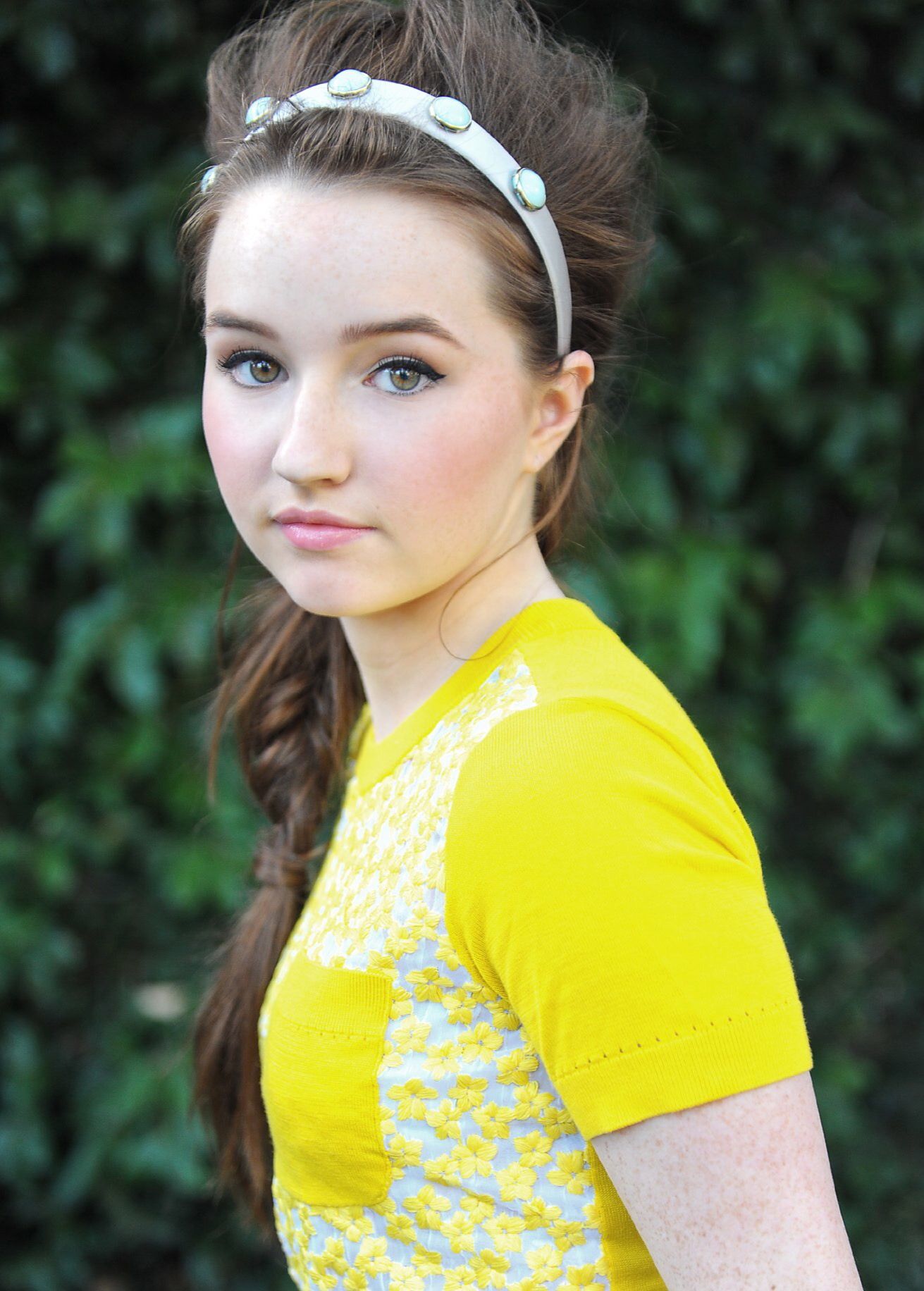 Kaitlyn Dever Sunglasses 2020 Wallpapers