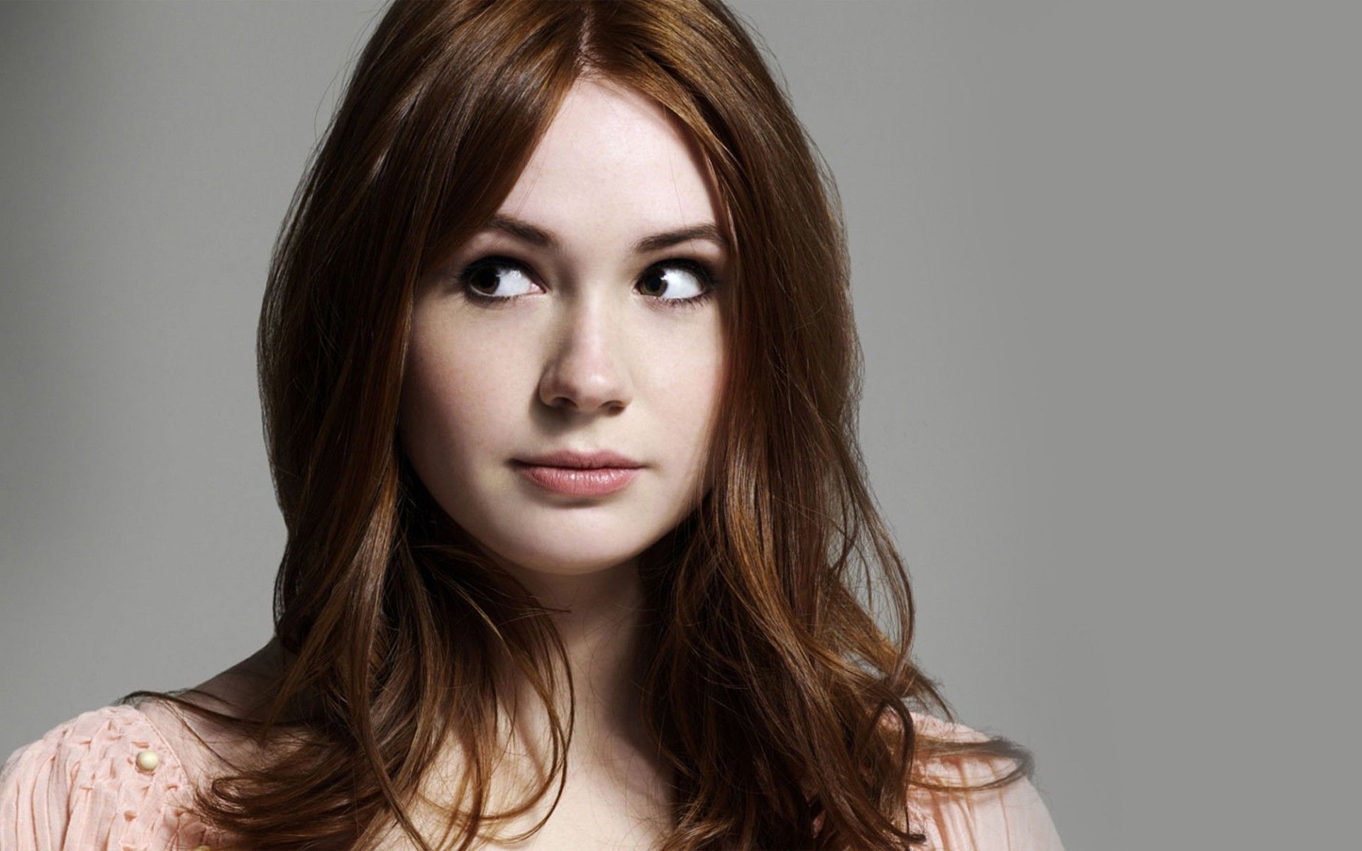 Karen Gillan Bustle Wallpapers