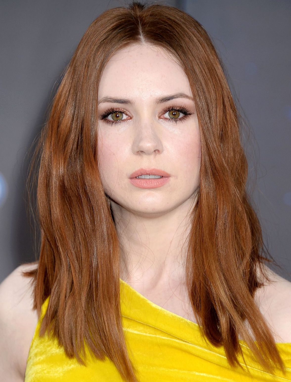 Karen Gillan Bustle Wallpapers