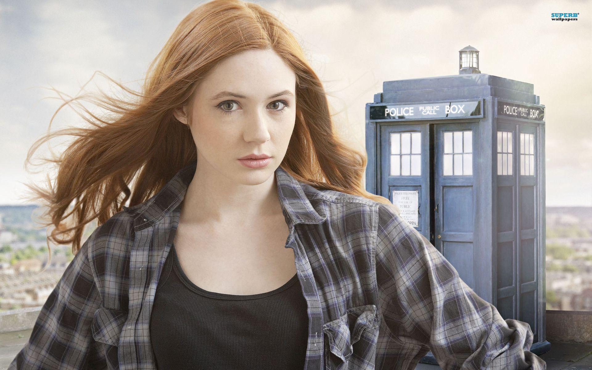 Karen Gillan Bustle Wallpapers