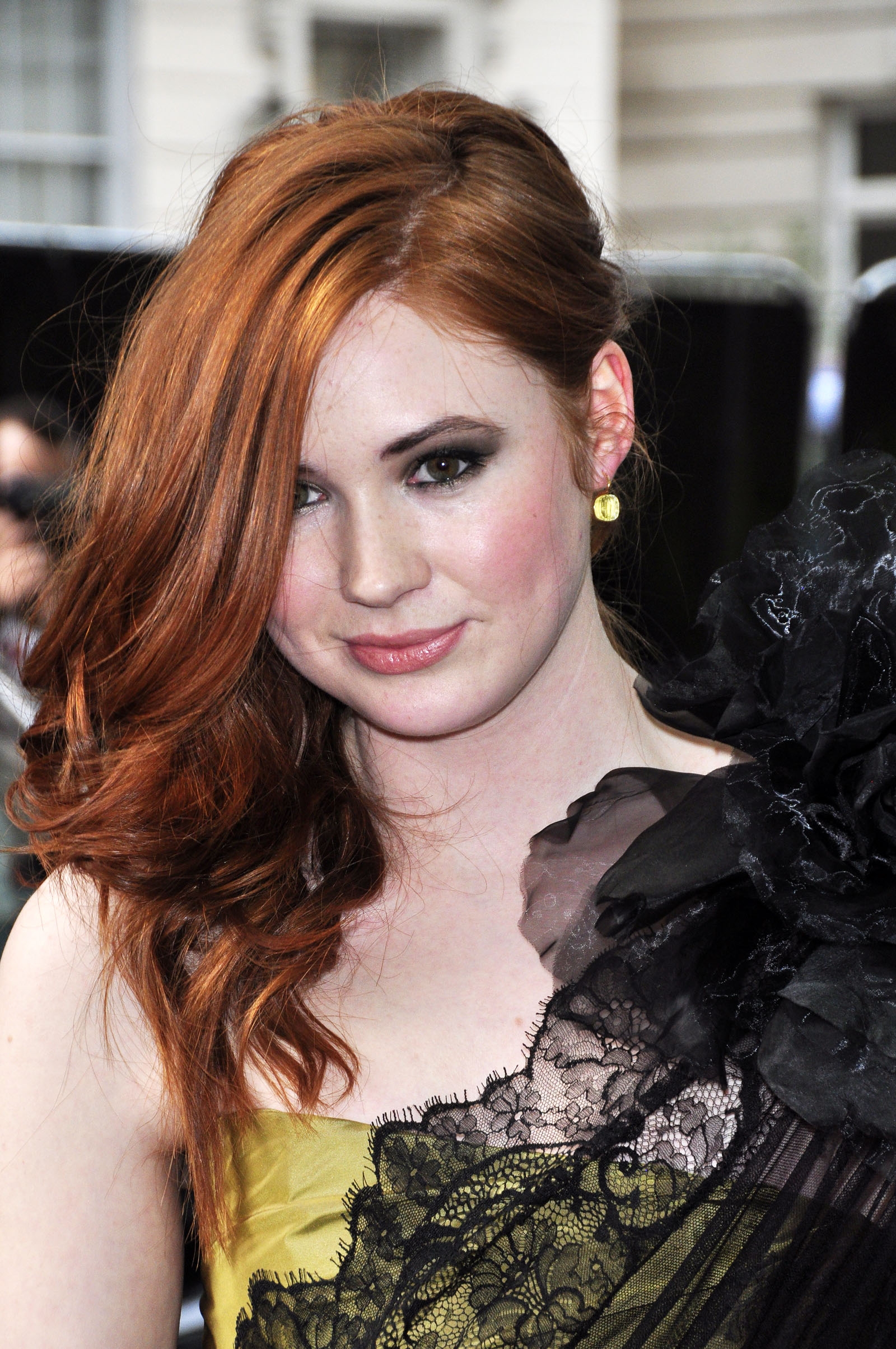 Karen Gillan Cute Wallpapers