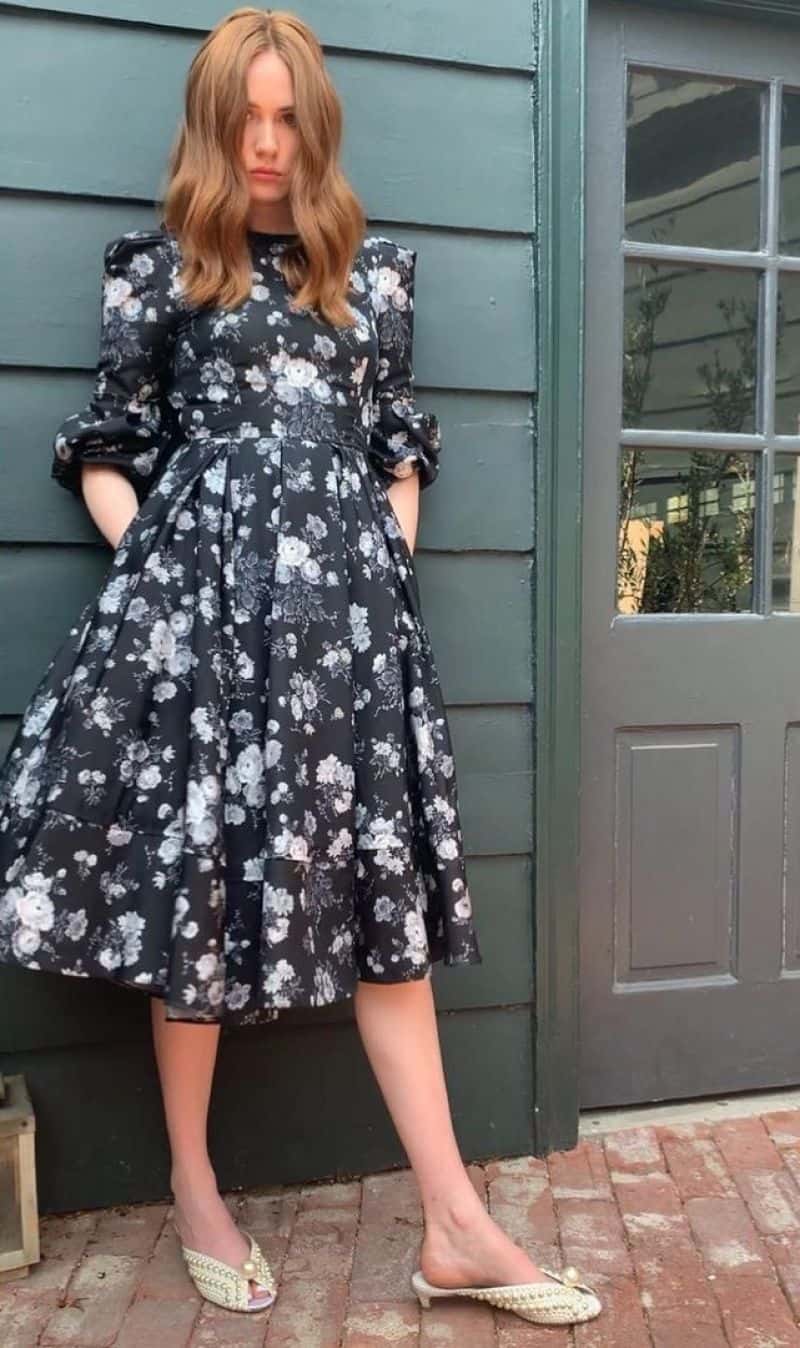 Karen Gillan in Black Dress Wallpapers