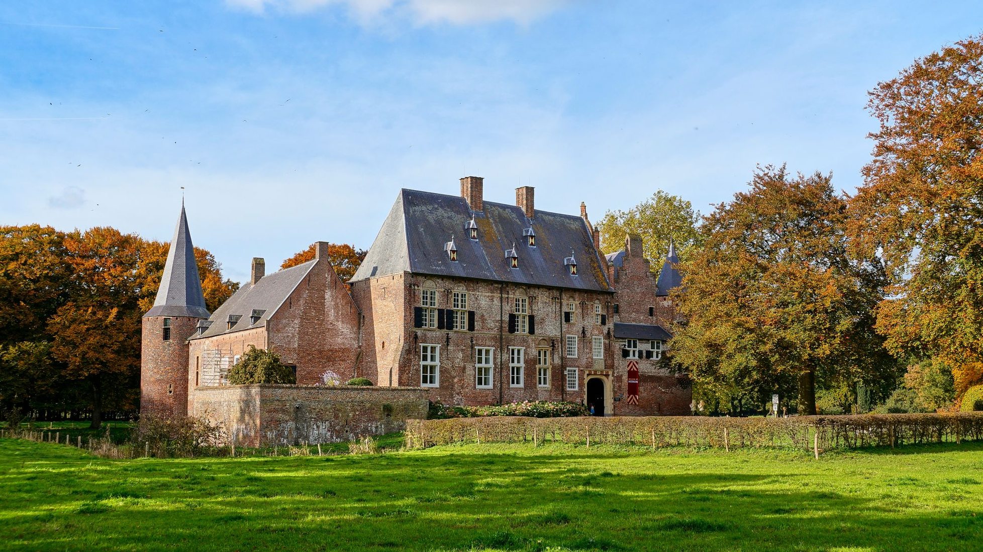 Kasteel Hernen Wallpapers