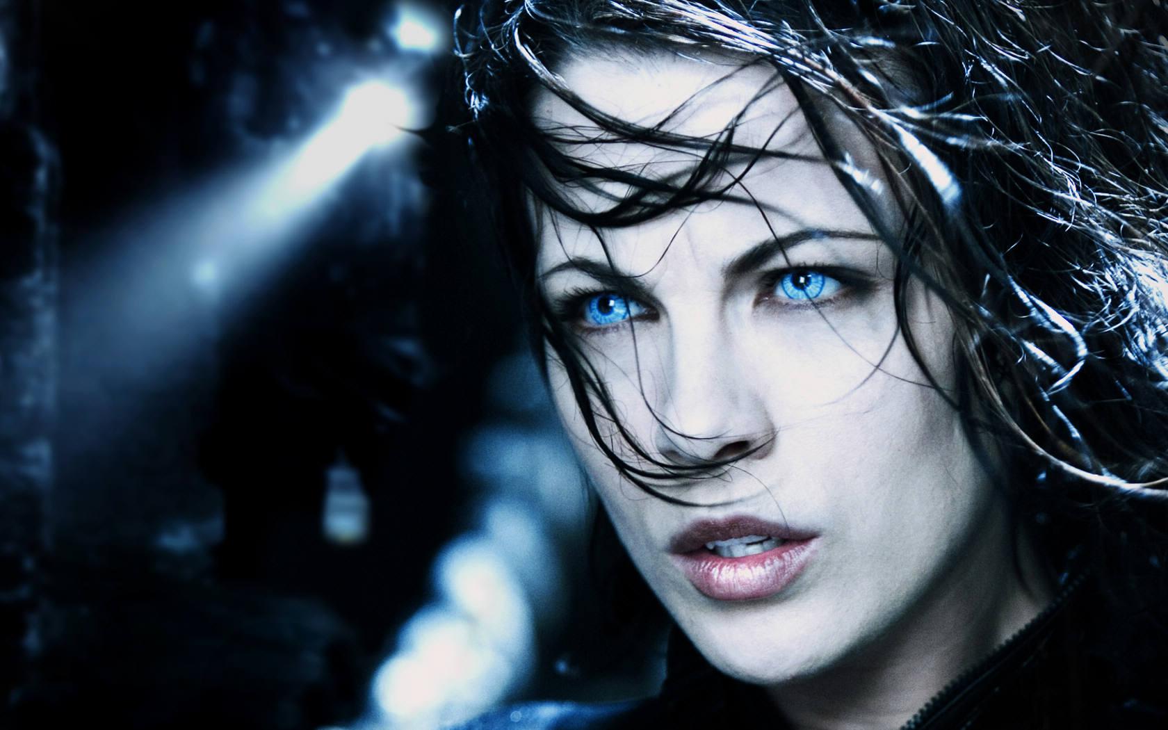 Kate Beckinsale Sad Images Wallpapers