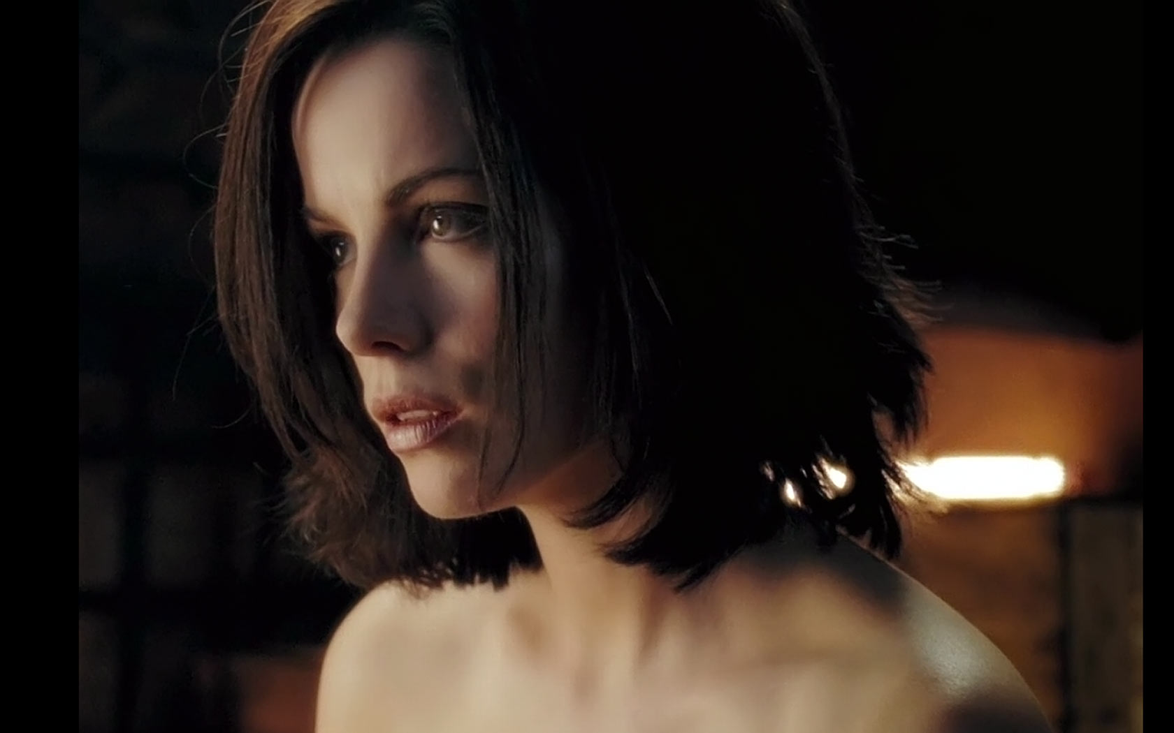 Kate Beckinsale Sad Images Wallpapers