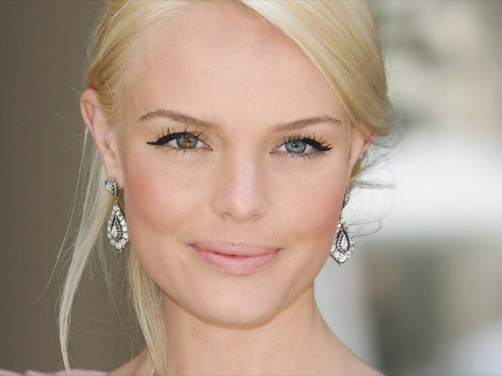 Kate Bosworth Smile Images Wallpapers