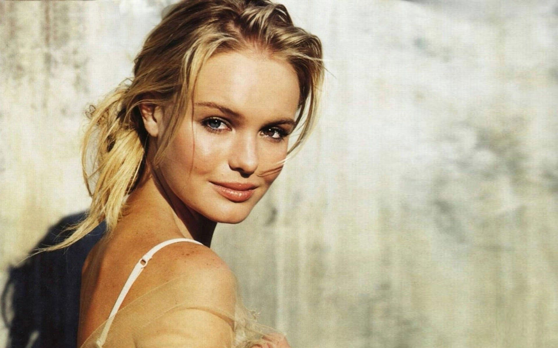 Kate Bosworth Smile Images Wallpapers