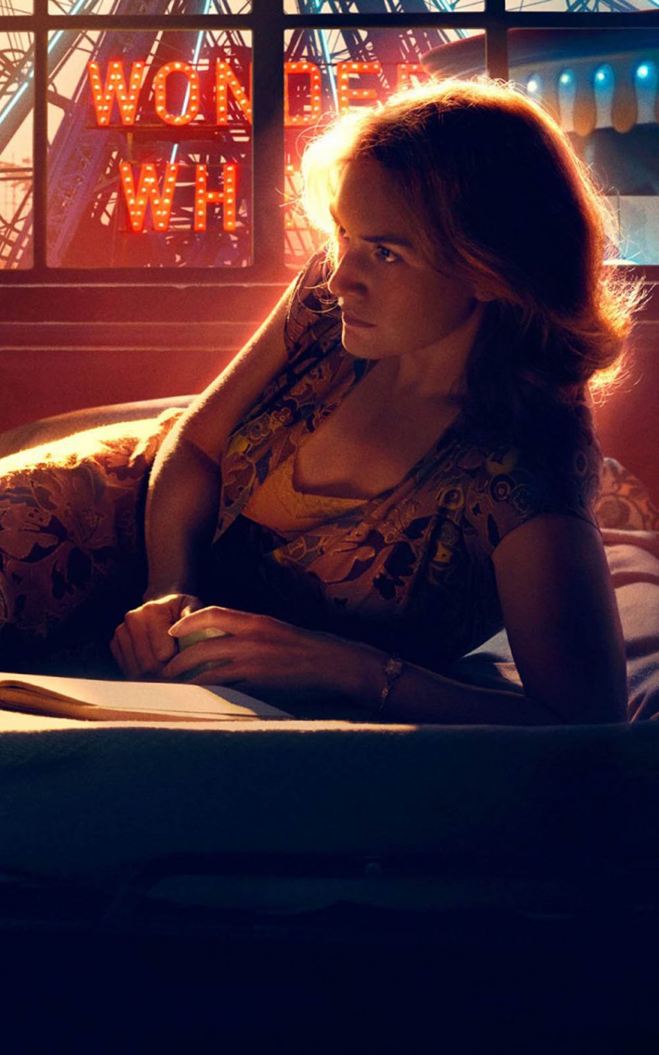 Kate Winslet From Wonder Wheel Wallpapers