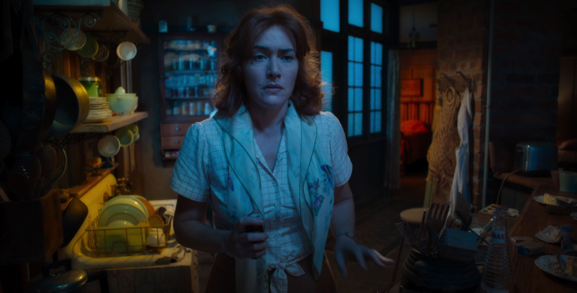 Kate Winslet From Wonder Wheel Wallpapers