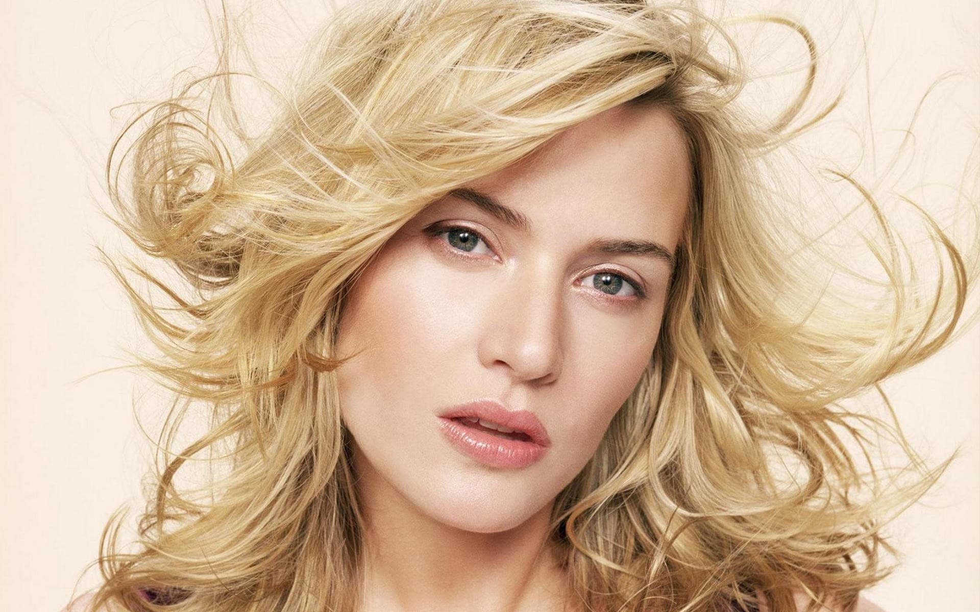 Kate Winslet New Wallpapers