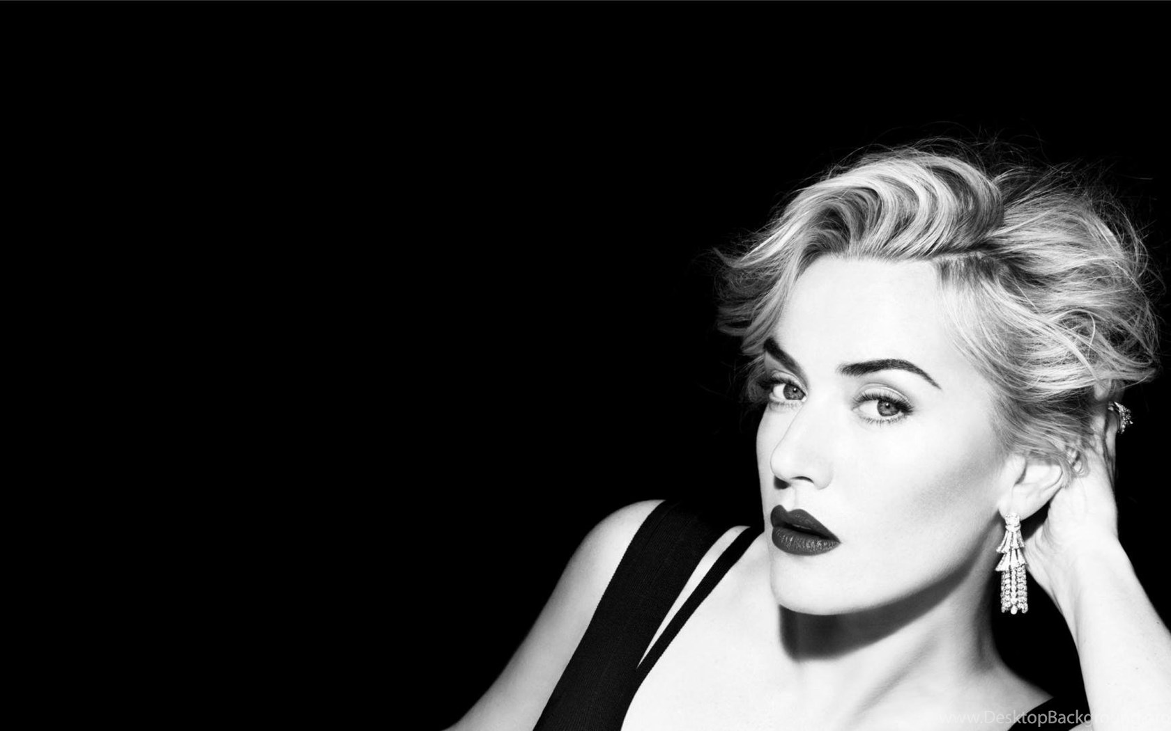 Kate Winslet On Sofa Images Wallpapers