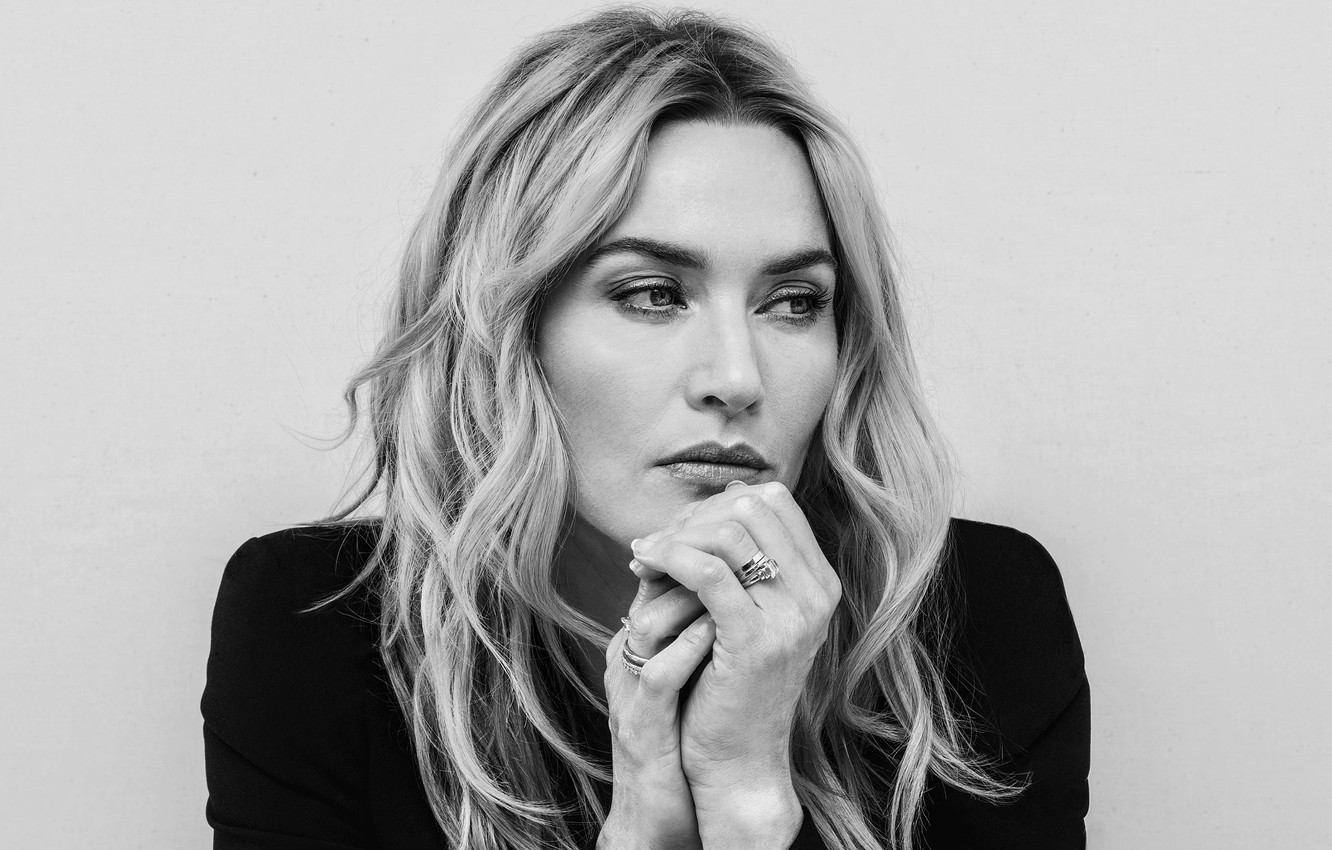 Kate Winslet On Sofa Images Wallpapers