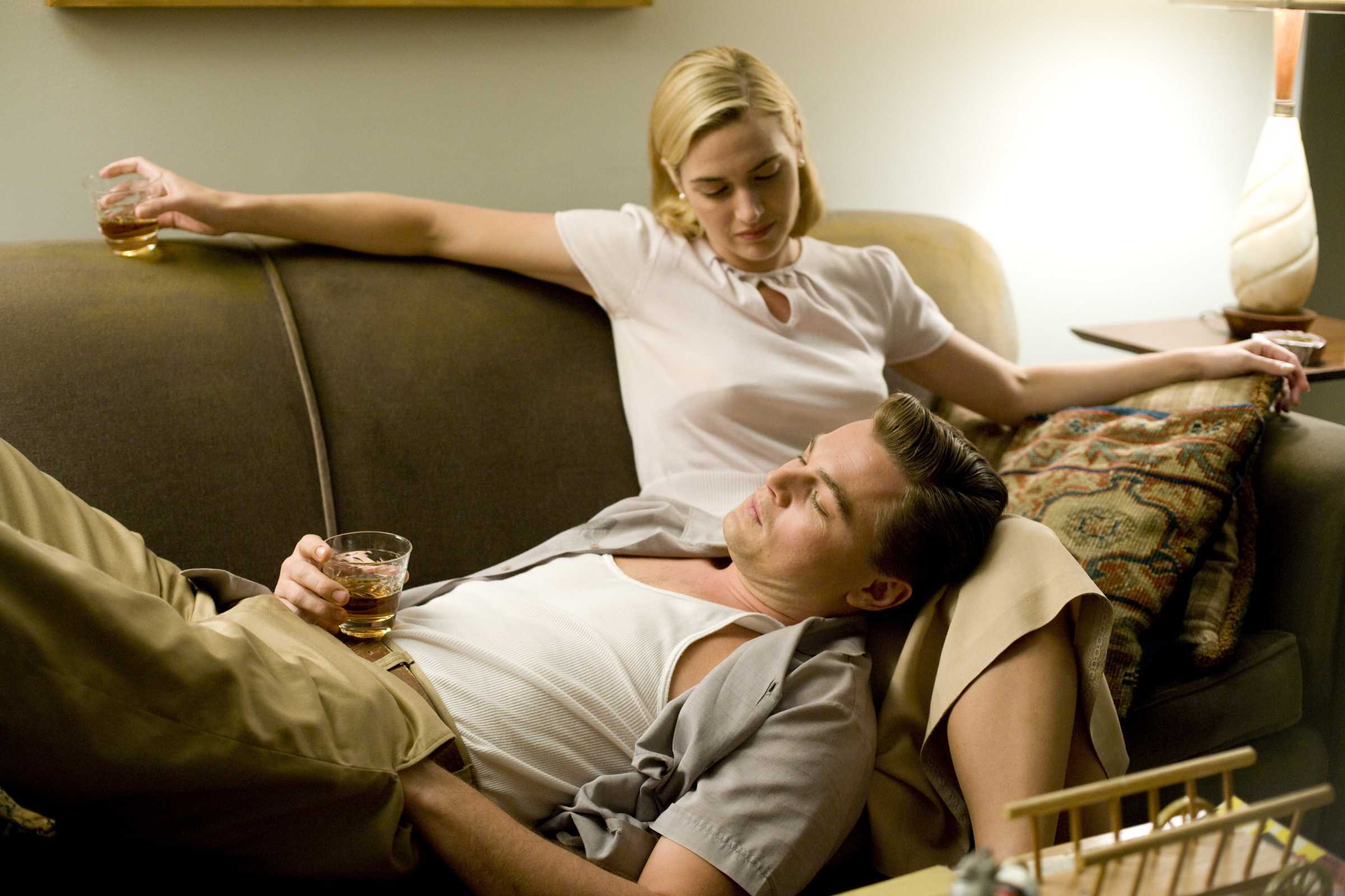 Kate Winslet Sleeping On Sofa Wallpapers