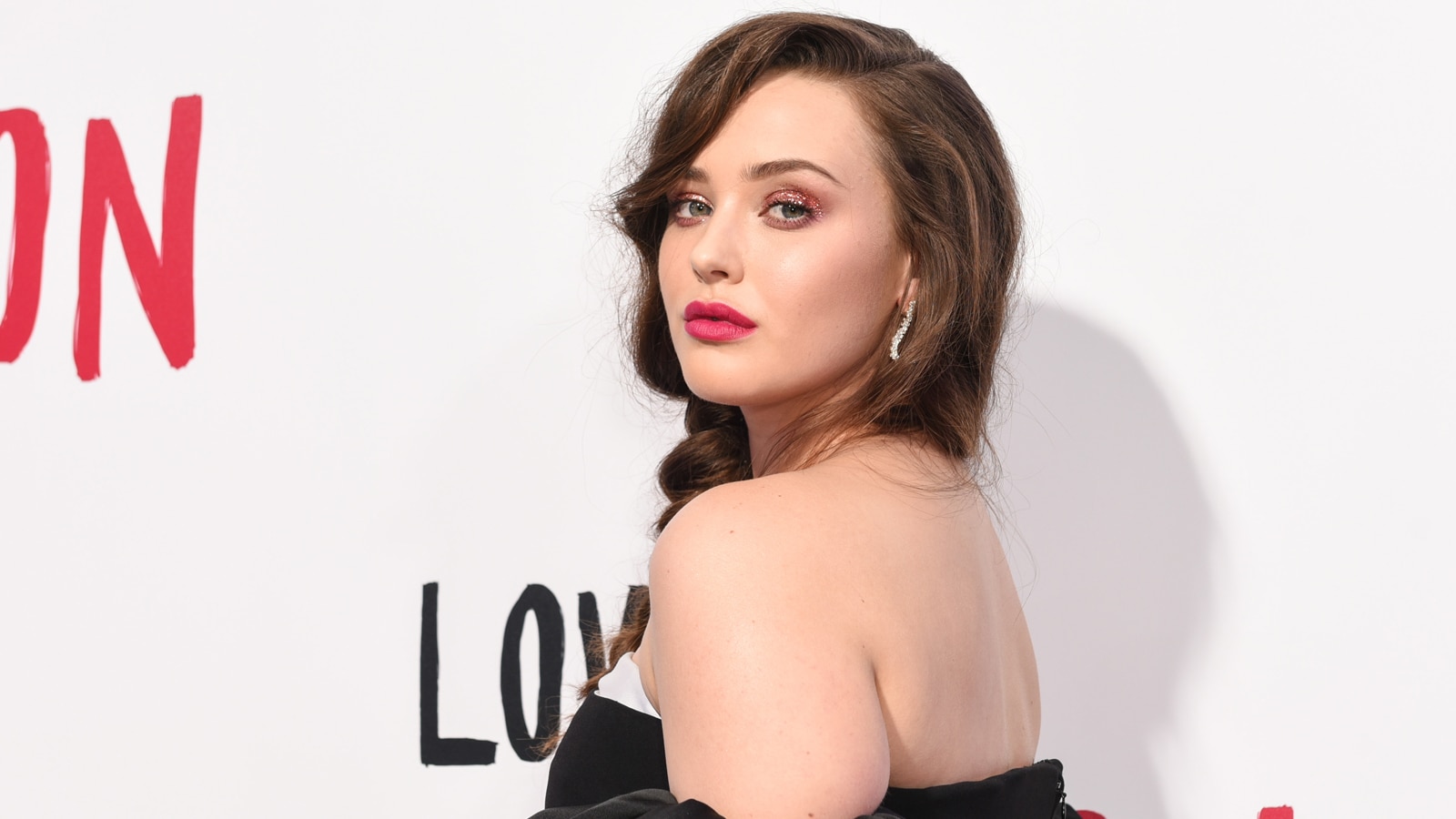 Katherine Langford In Love, Simon 2018 Movie Wallpapers