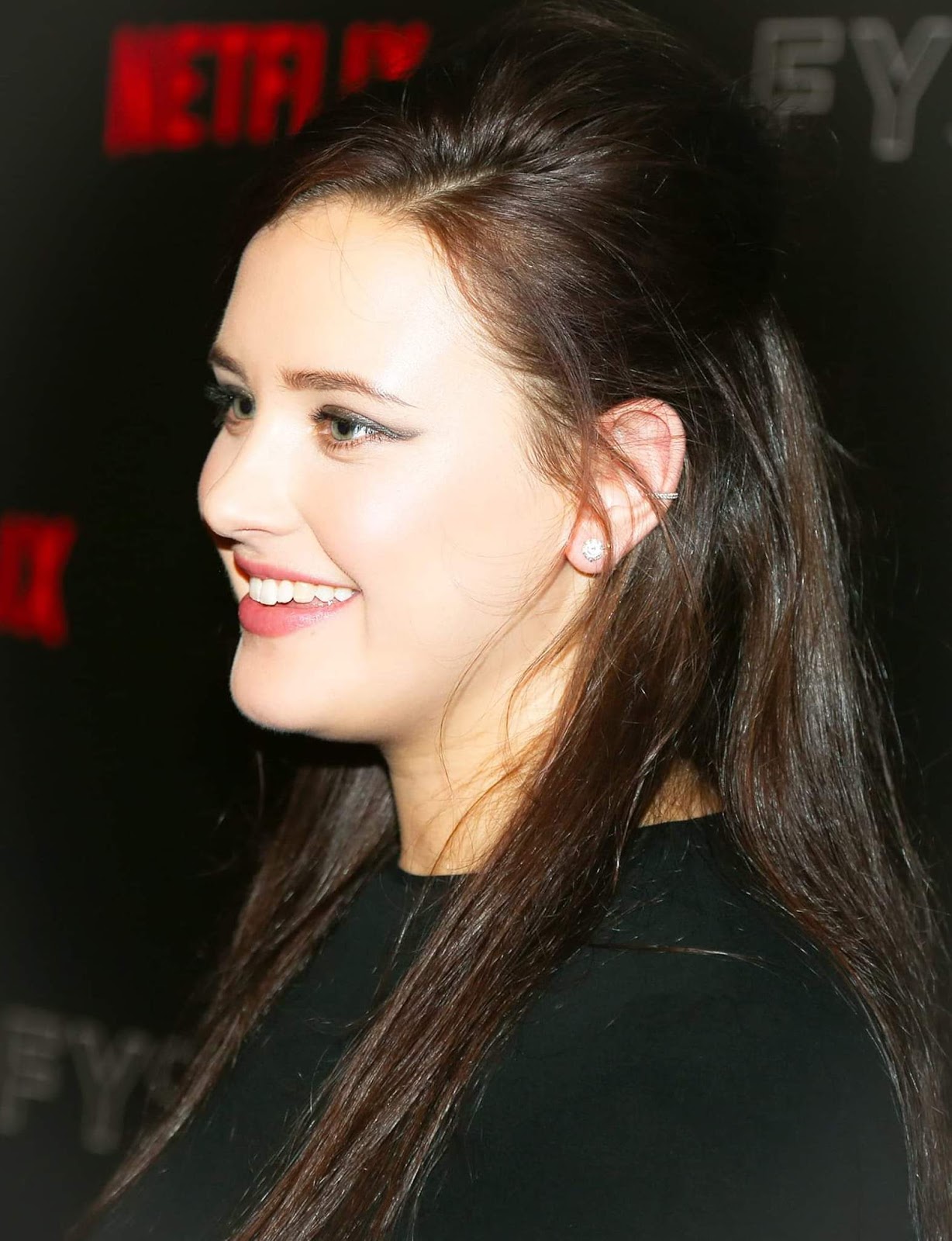 Katherine Langford Smile 2020 Wallpapers