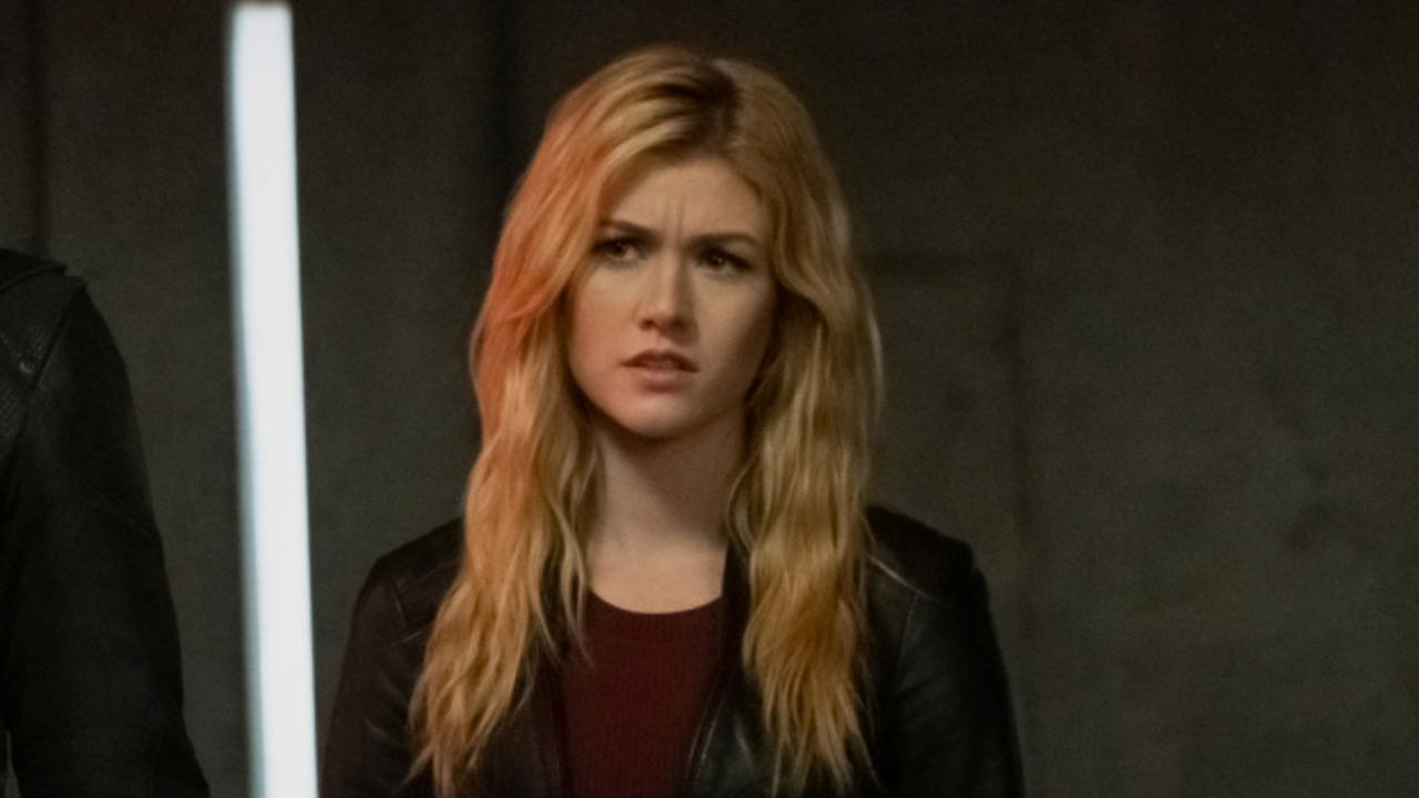 Katherine Mcnamara As Mia Smoak Wallpapers