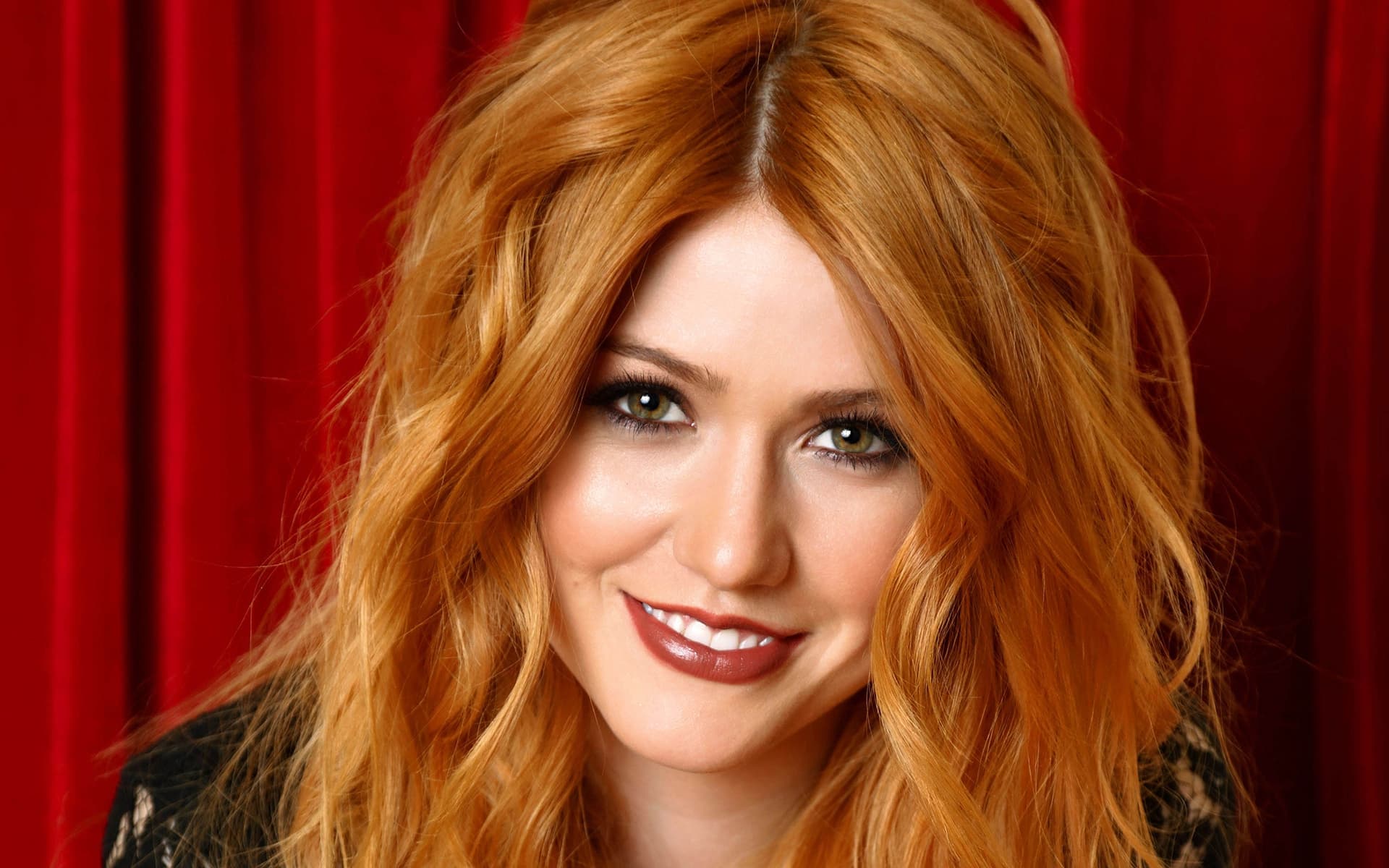 Katherine McNamara Face Wallpapers