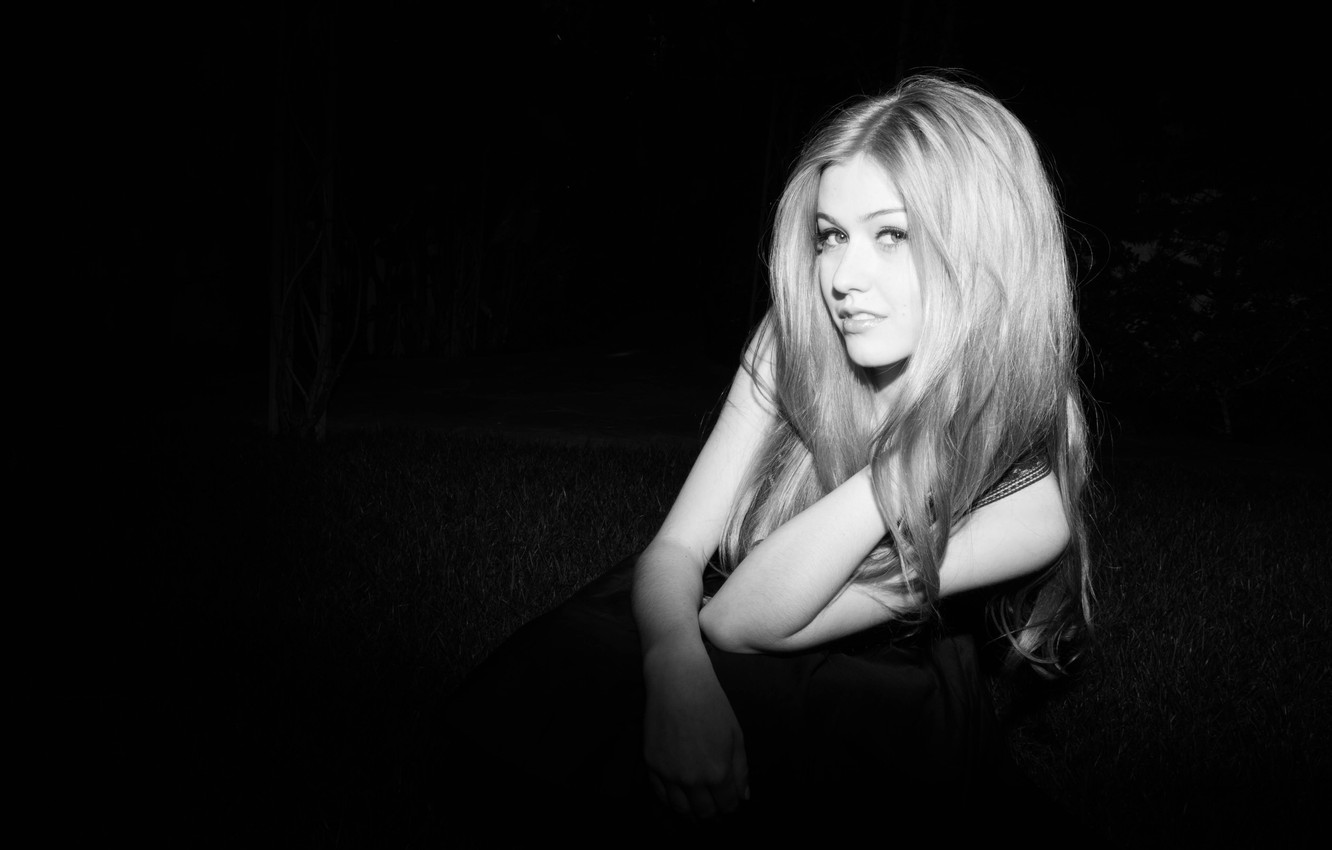 Katherine McNamara Wallpapers