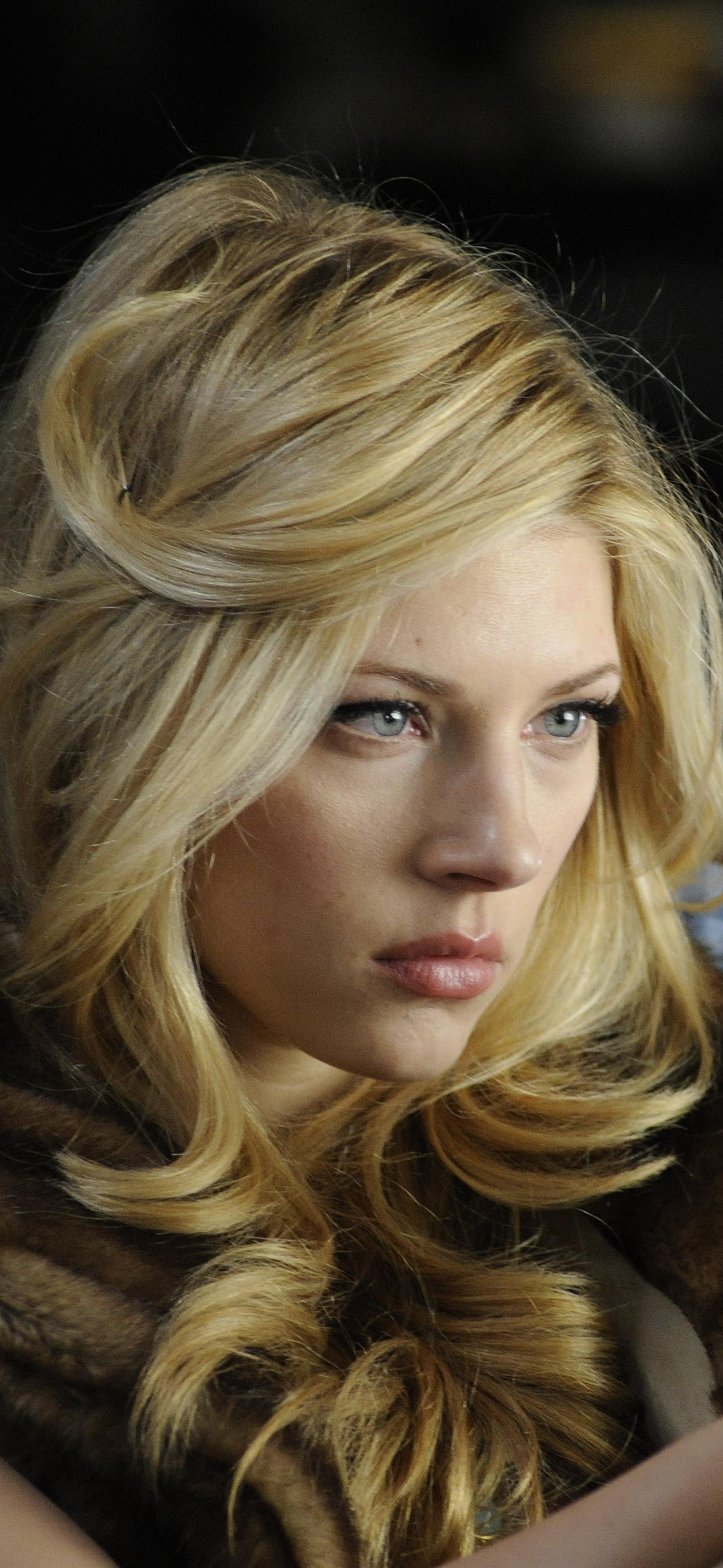 Katheryn Winnick Wallpapers