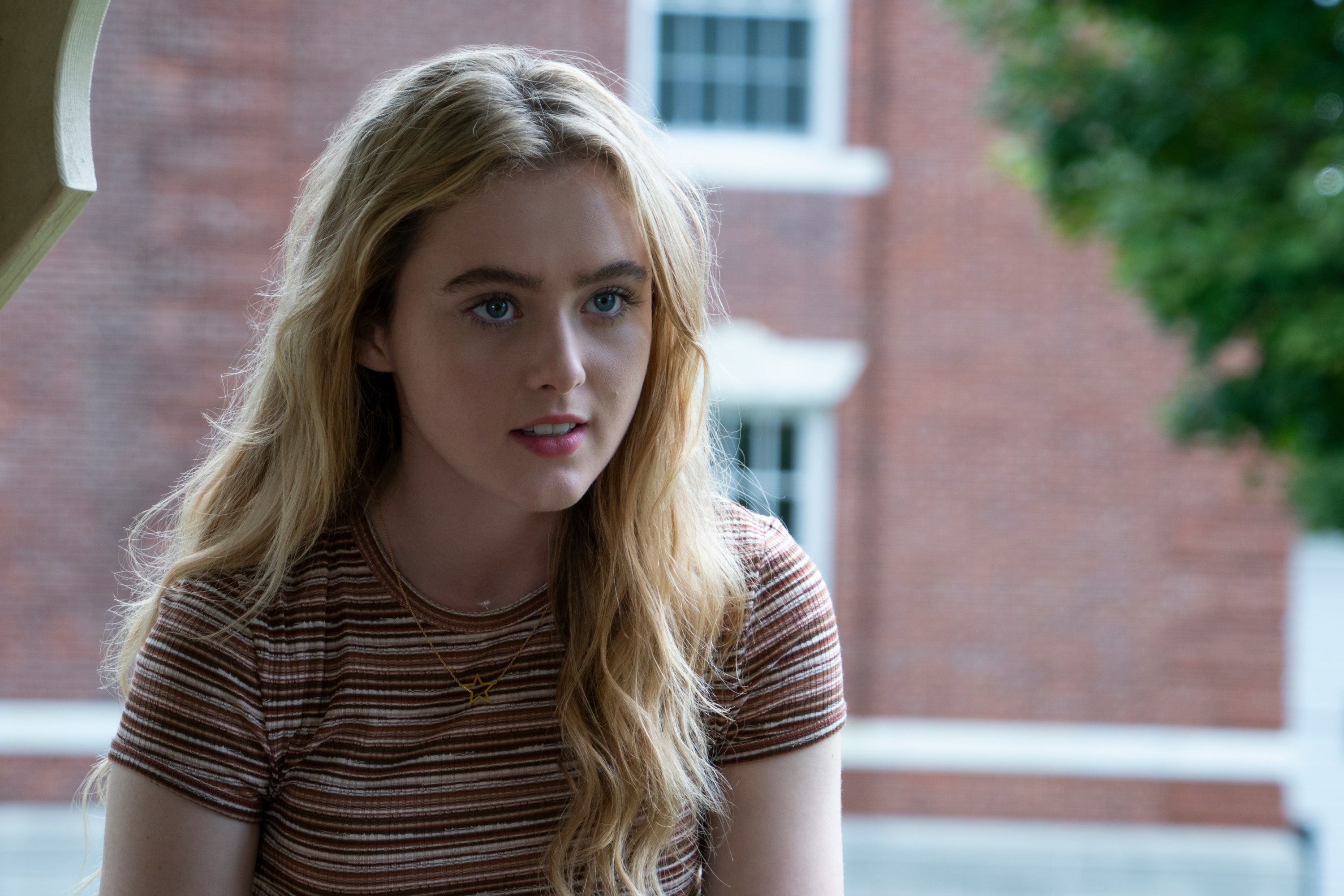 Kathryn Newton Cute In White Wallpapers