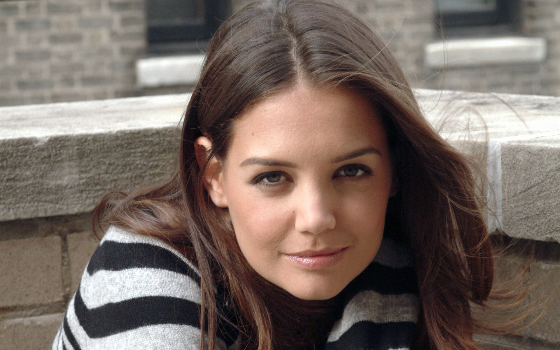 Katie Holmes Cute Images Wallpapers