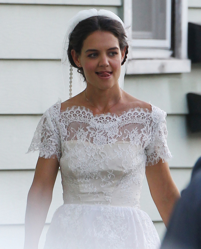 Katie Holmes In White Dress Wallpapers