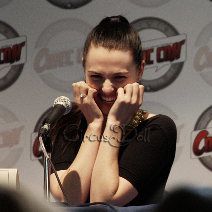 Katie McGrath Comic-Con Photoshoot Wallpapers