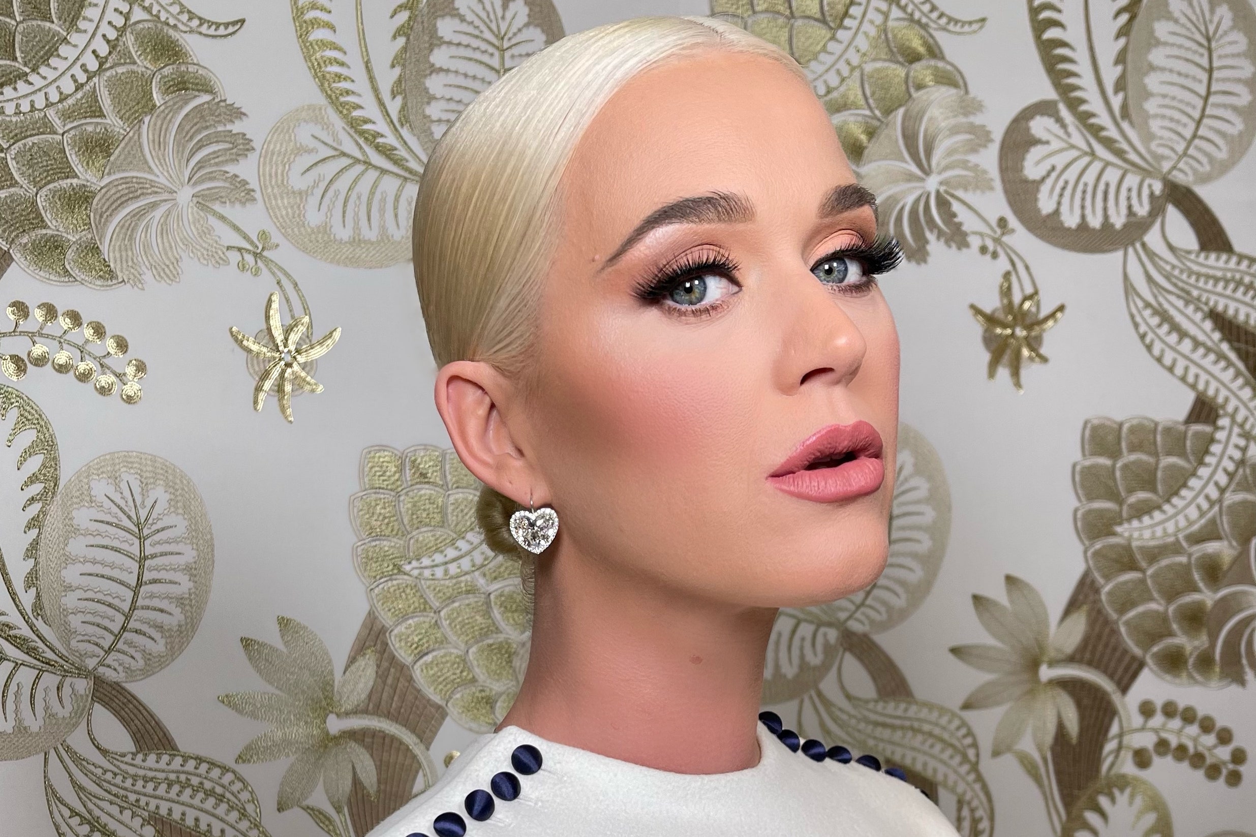 Katy Perry Full Makeup Wallpapers