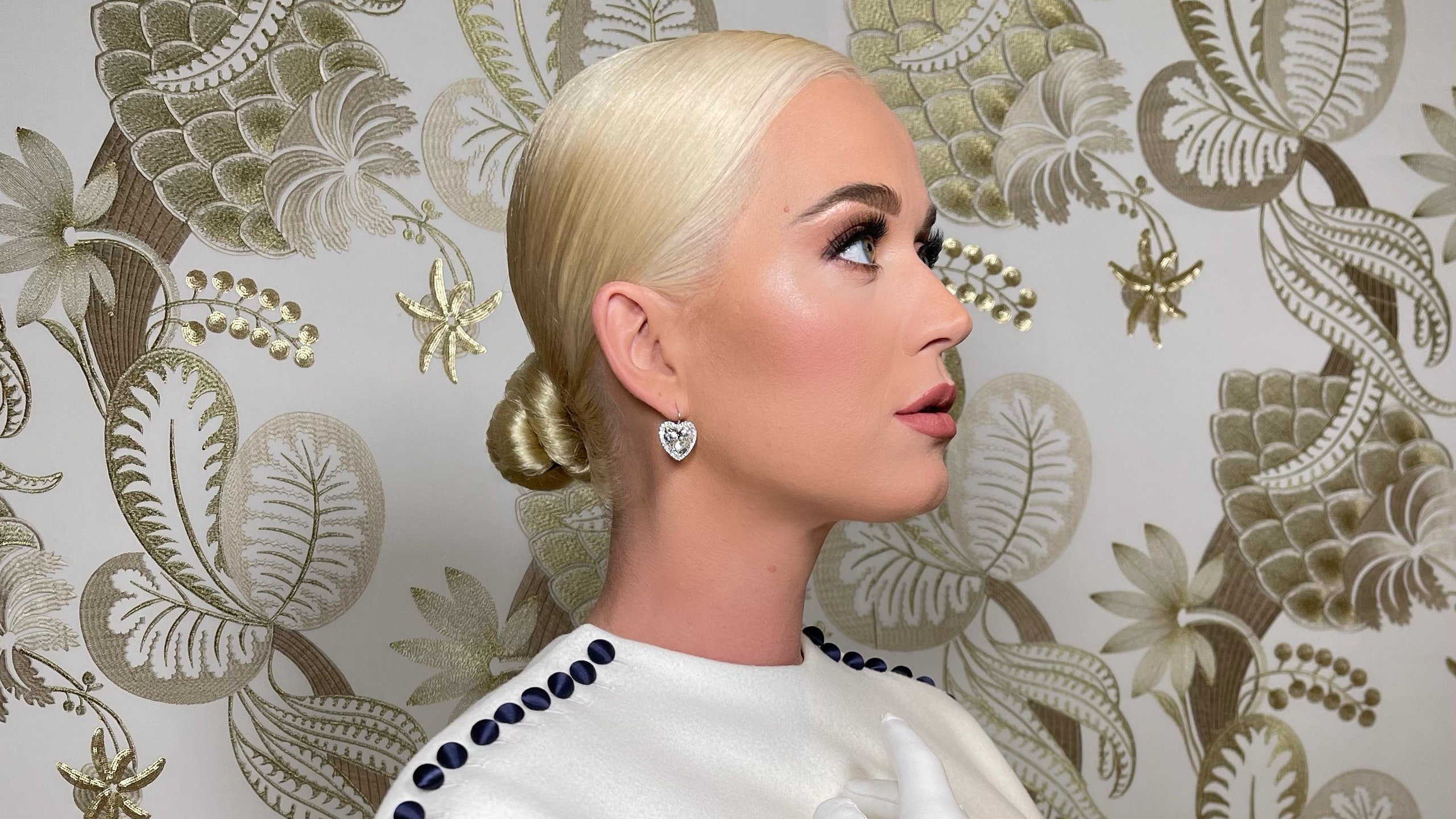 Katy Perry Full Makeup Wallpapers