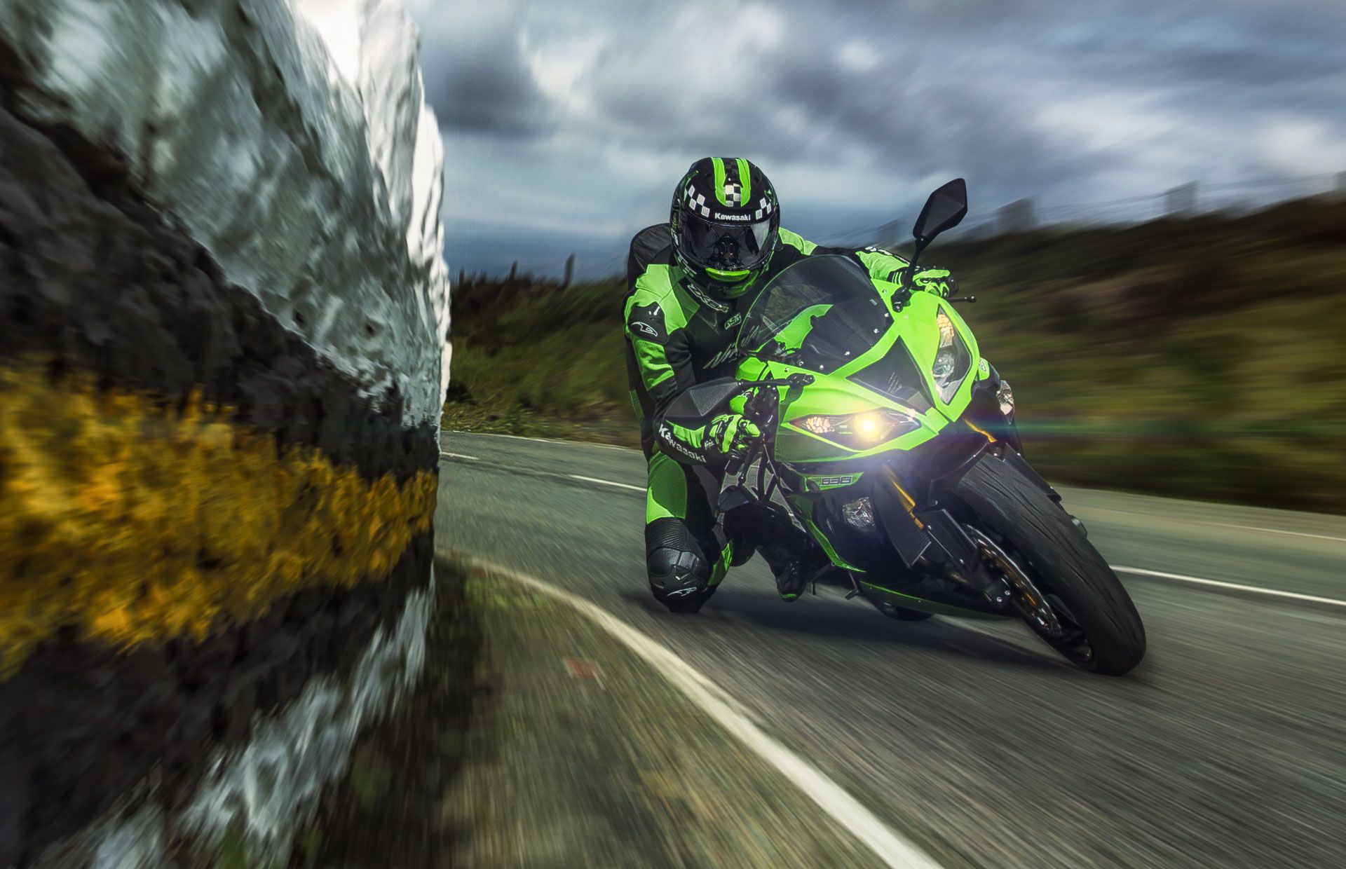 Kawasaki Ninja Zx-6R Wallpapers