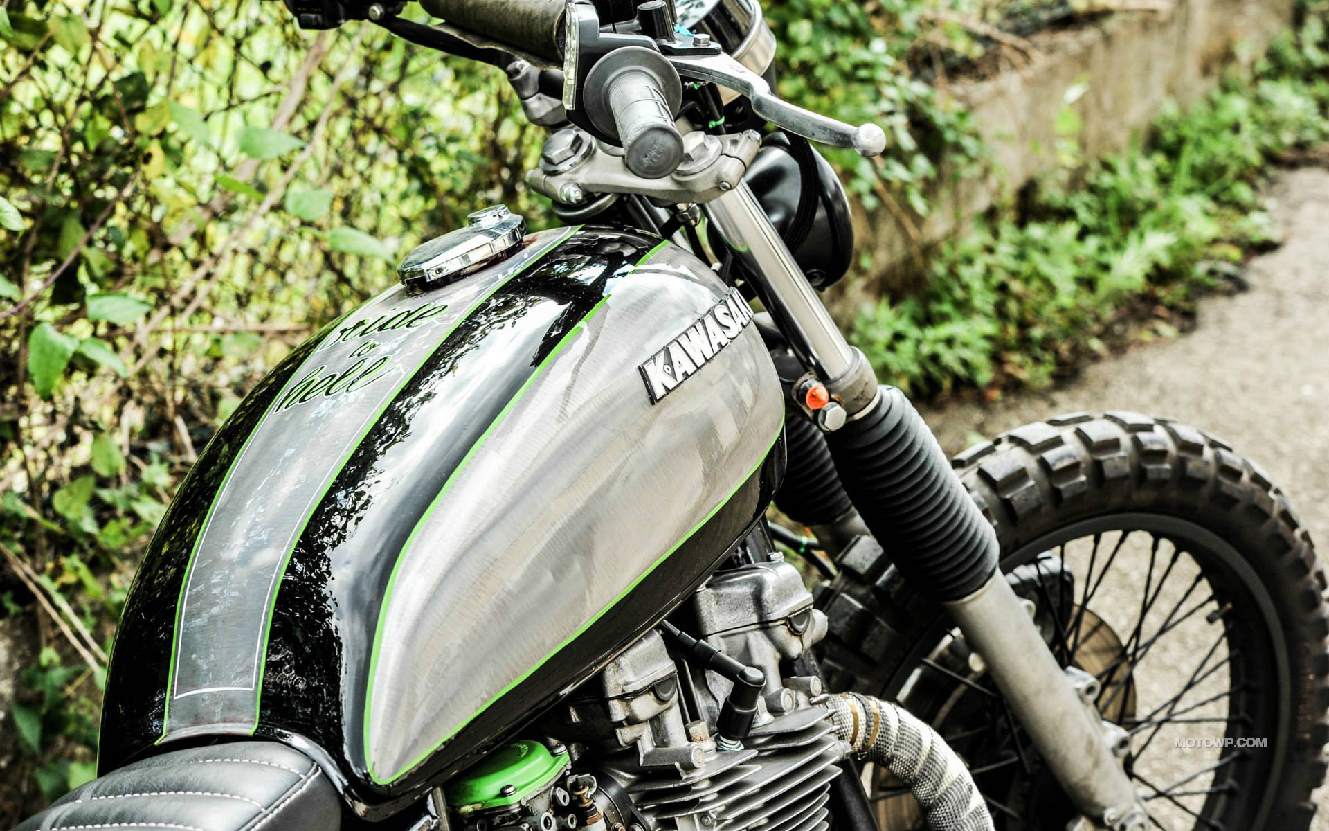 Kawasaki Z750 Wallpapers