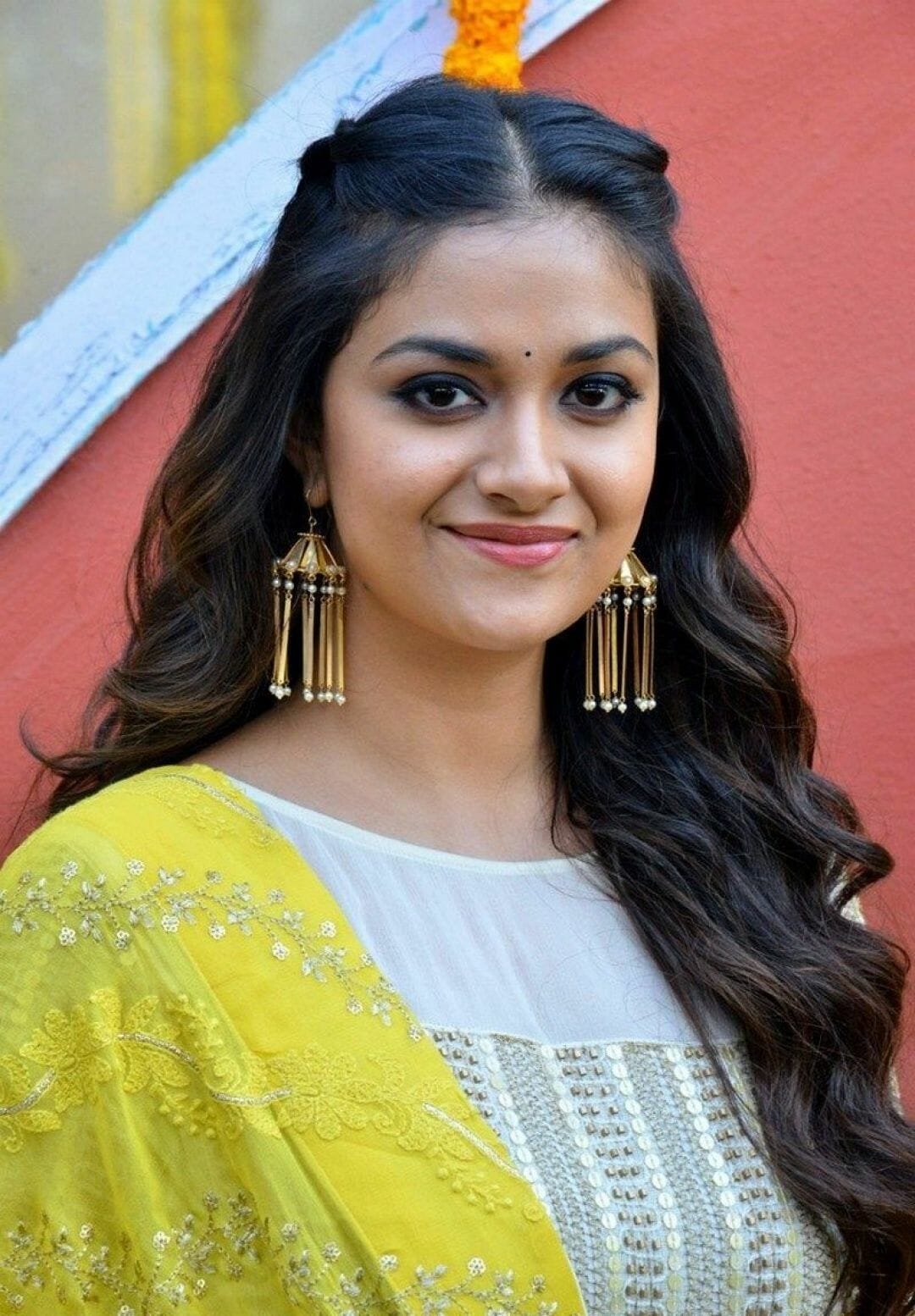 Keerthi Suresh Image Wallpapers