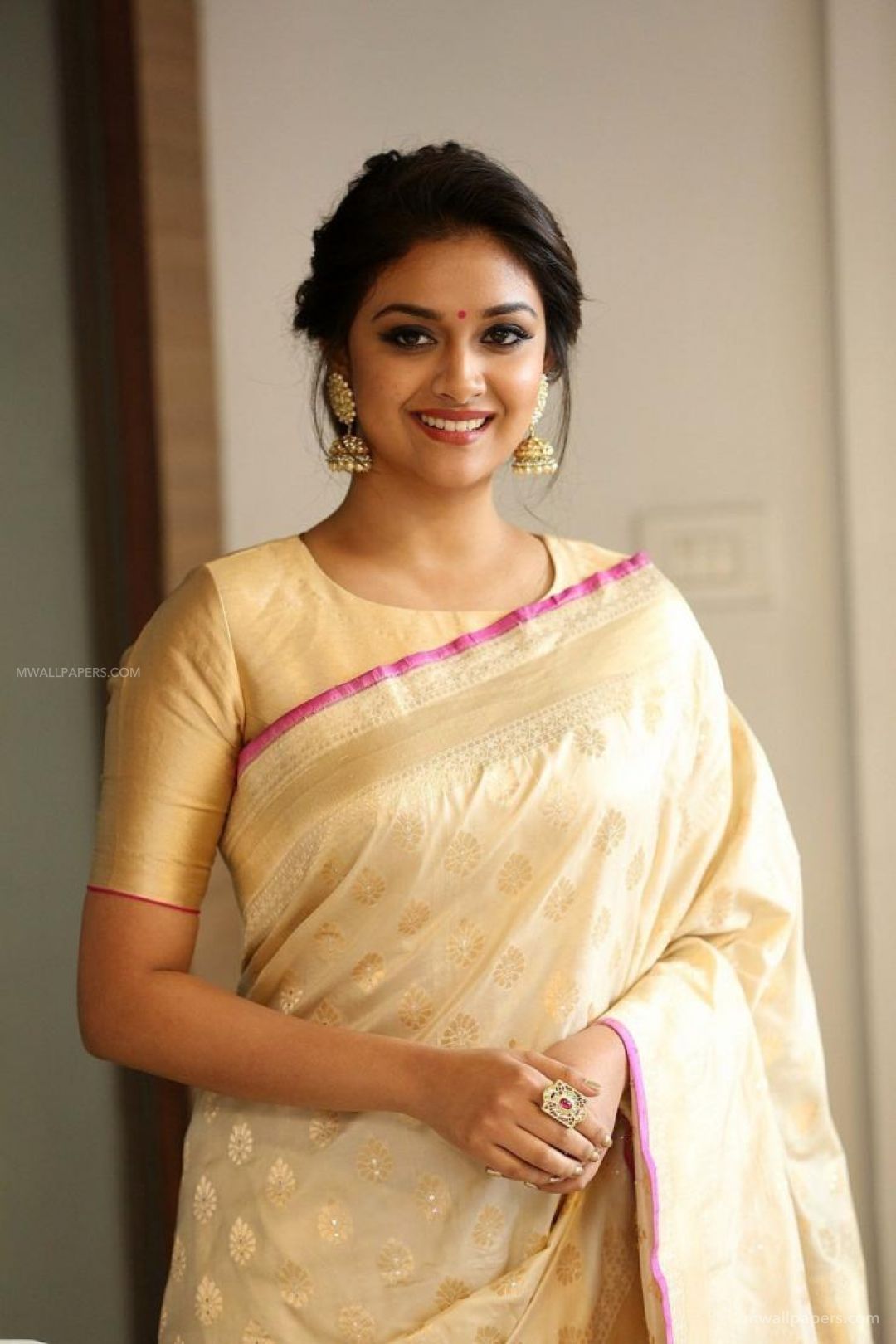 Keerthi Suresh Saree Wallpapers