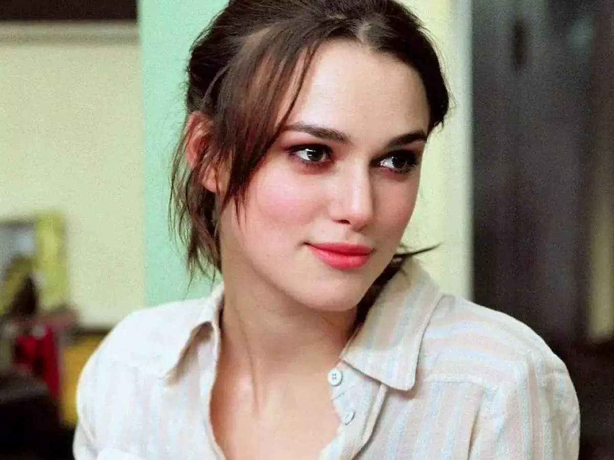 Keira Knightley Hd Silent Night Movie Wallpapers