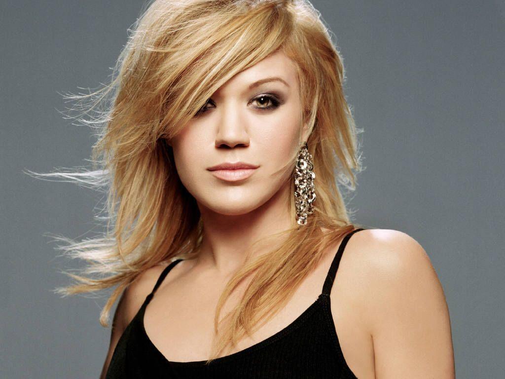 Kelly Clarkson Wallpapers